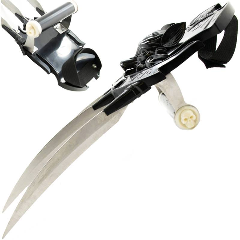 3 Bladed Fantasy Beast Hand Claw Spiked Dagger