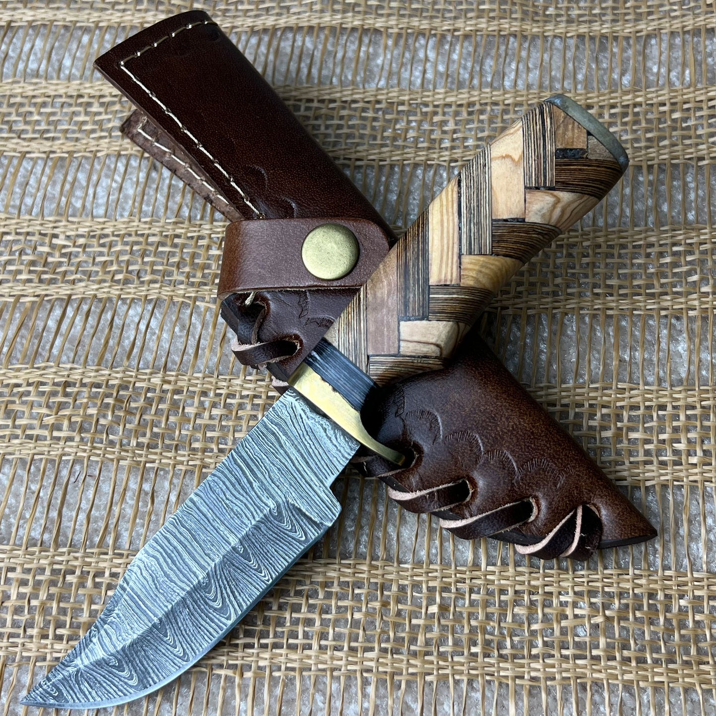 7.5" Damascus Steel Custom Handmade Hunting Knife