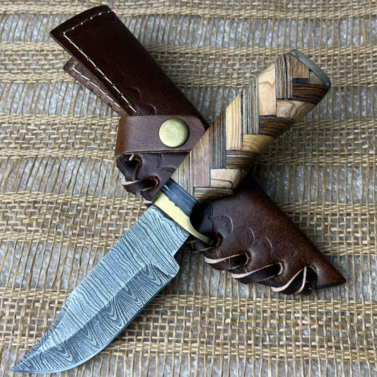 7.5" Damascus Steel Custom Handmade Hunting Knife