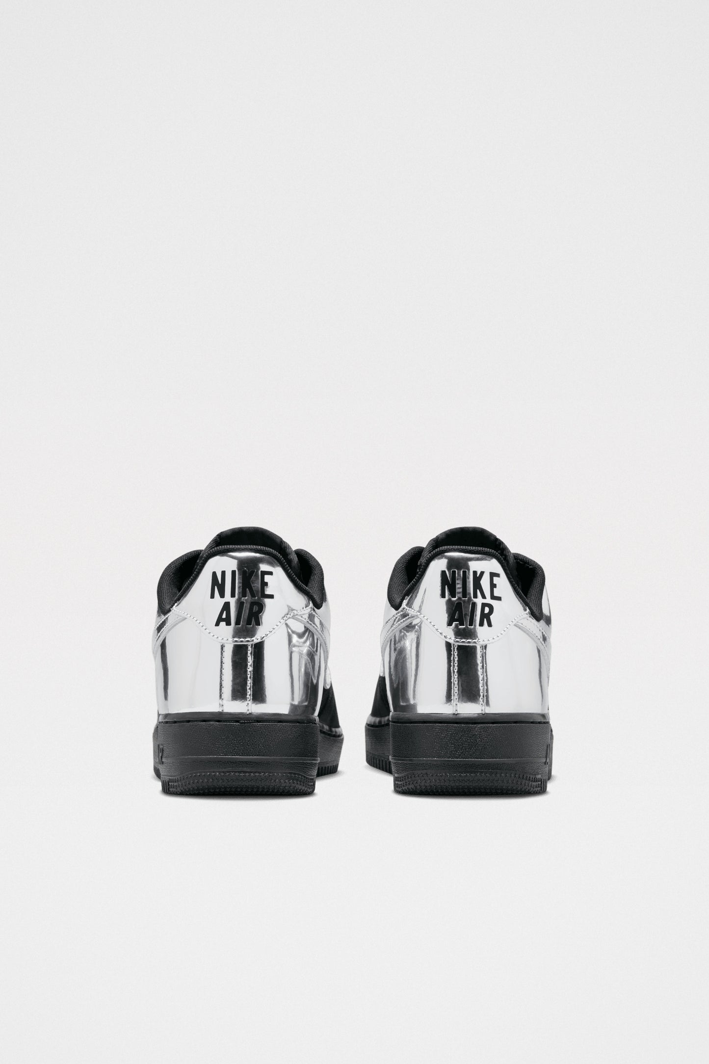 Nike Air Force 1 Low Retro Black / Chrome