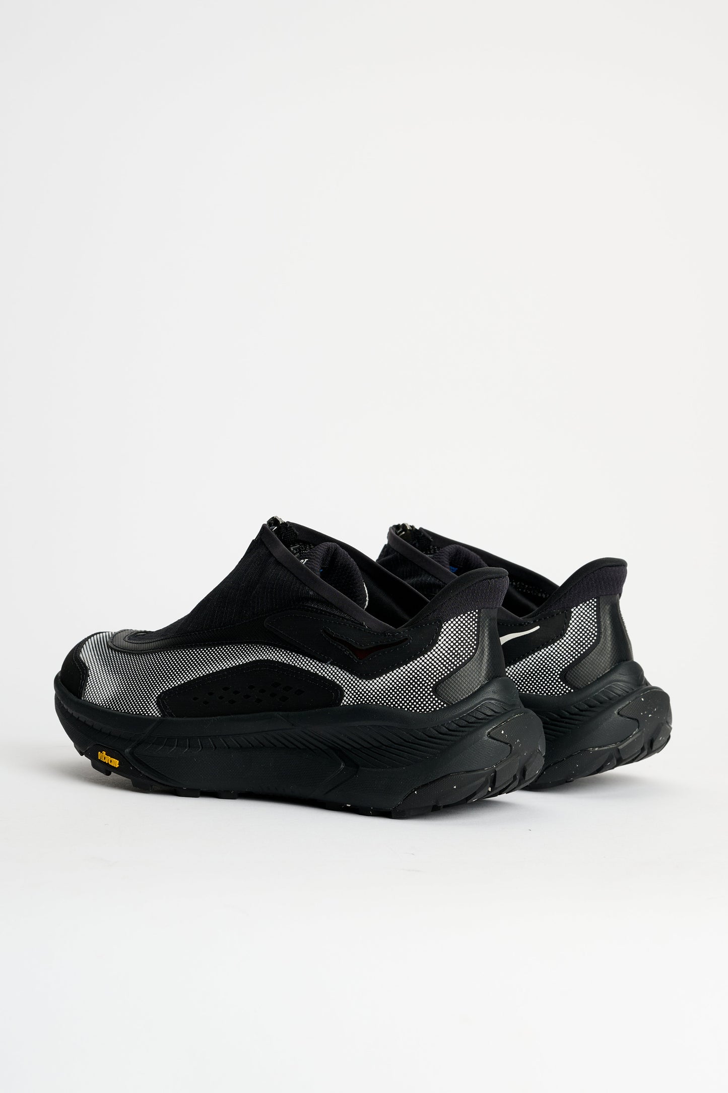 HOKA U Project Transport TS Black / White