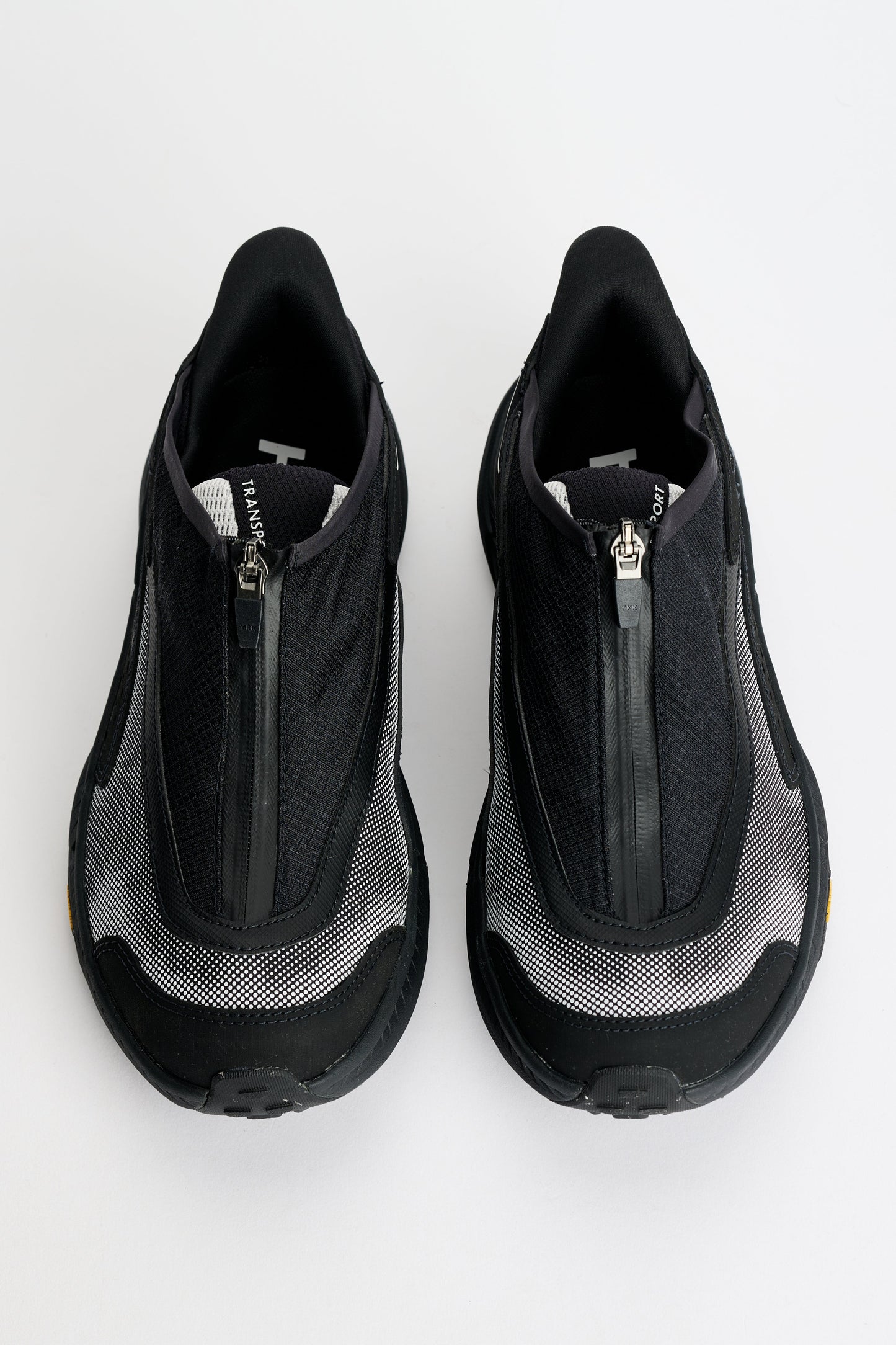 HOKA U Project Transport TS Black / White