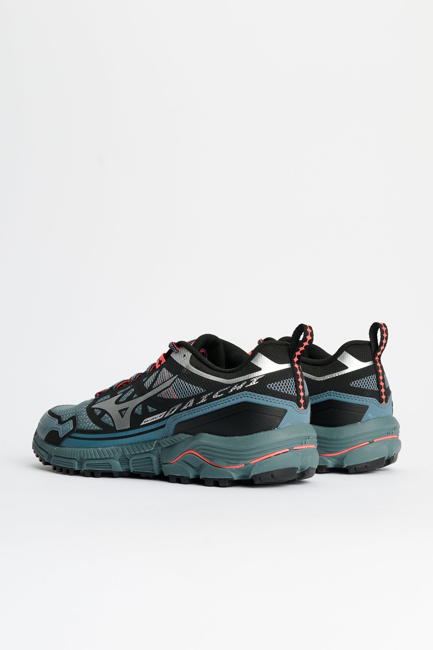 Mizuno Wave Daichi LS Stormy Weather / Silver