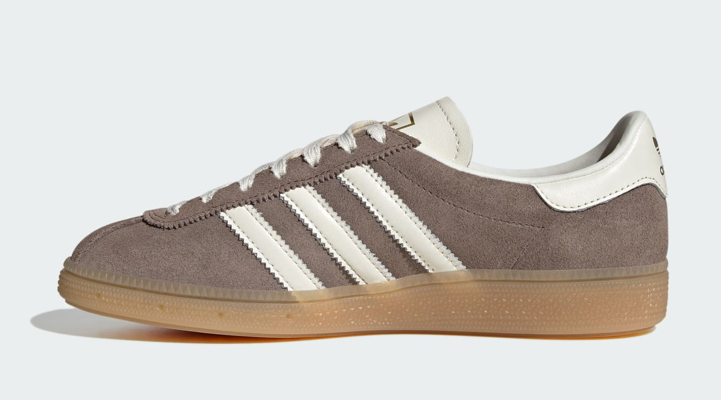 [IH4208] Womens adidas Muenchen