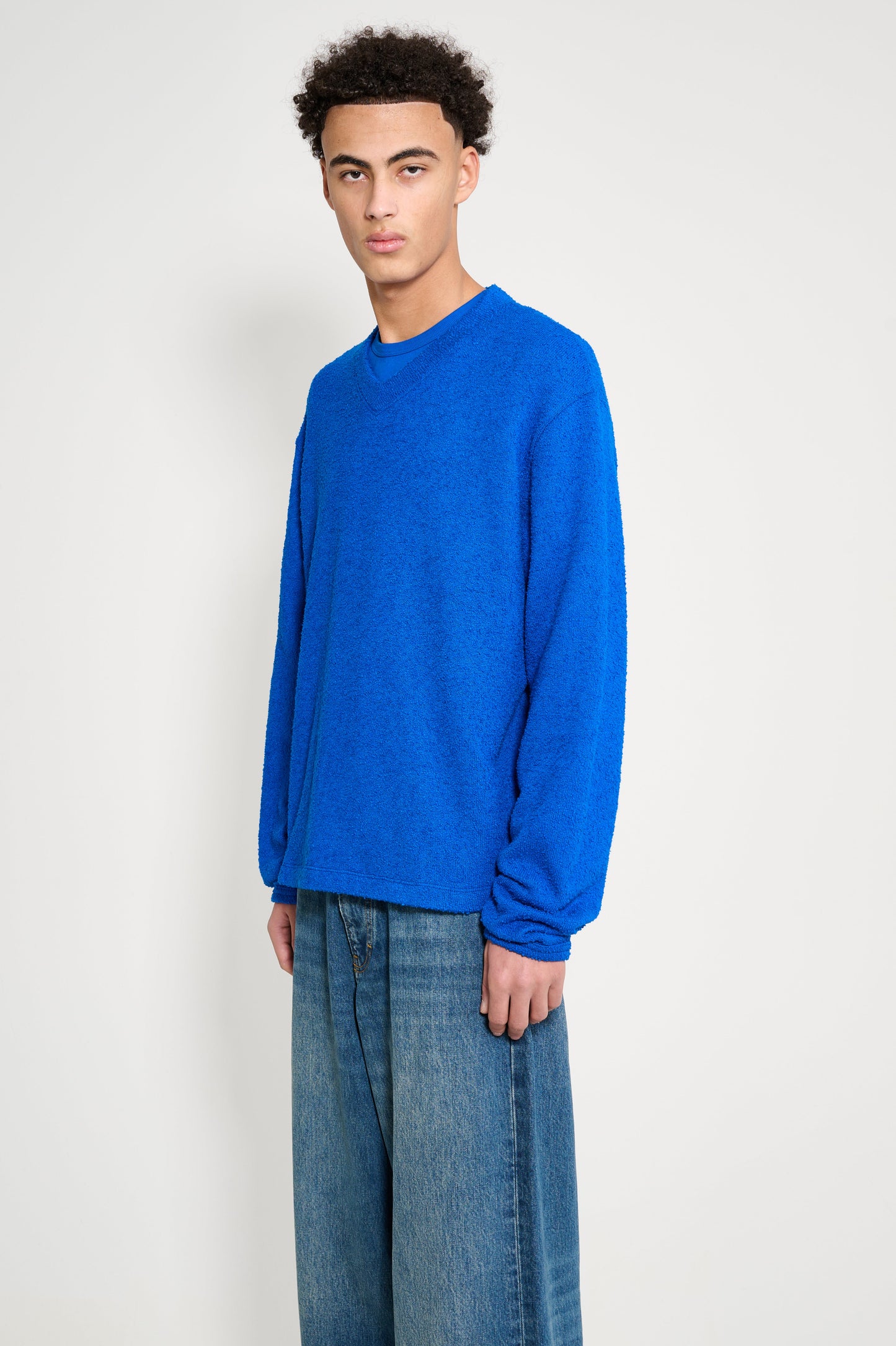 Lady White Co. x TRÈS BIEN Teddy High V-Neck Extra Blue