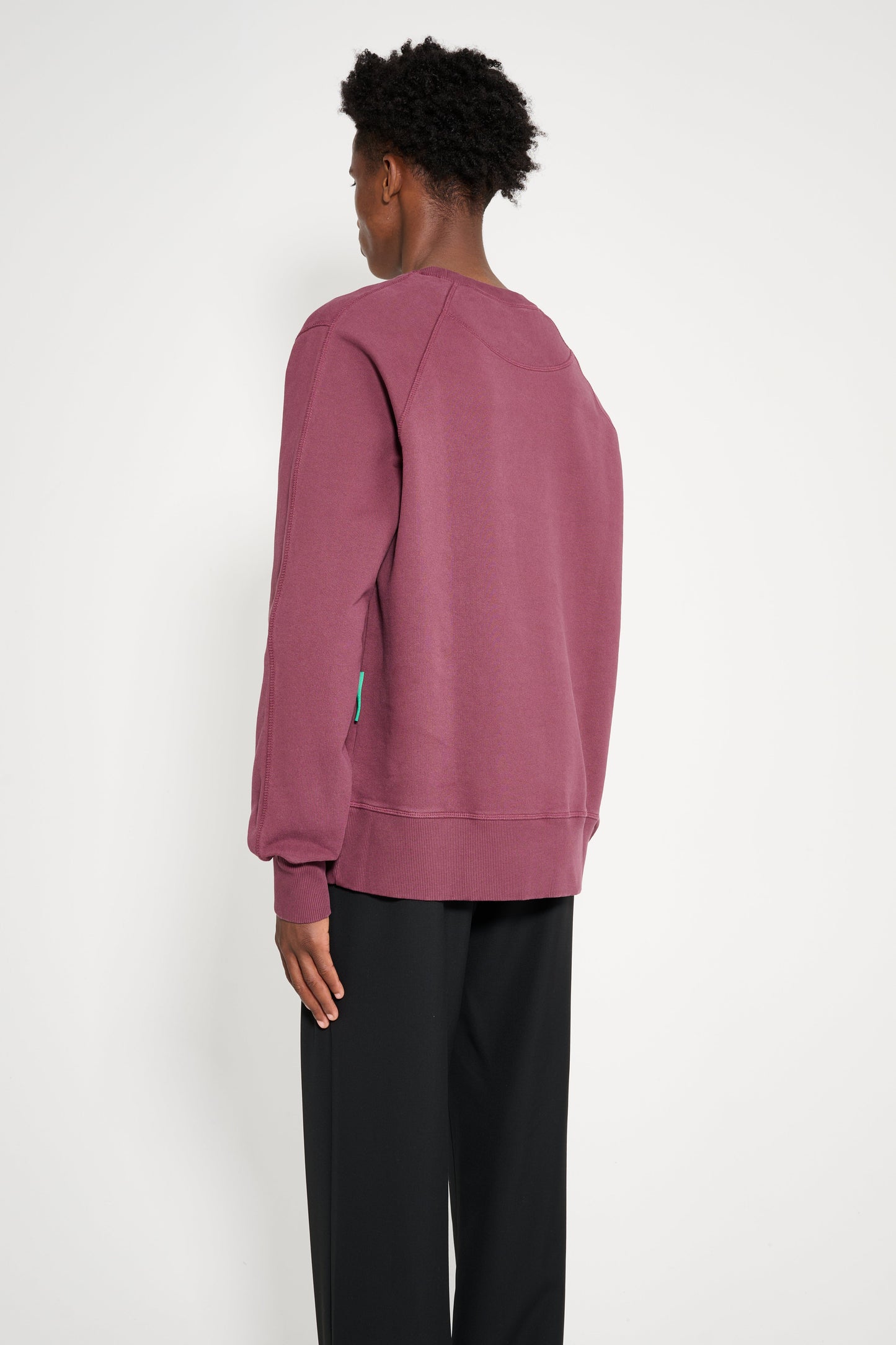 TRÈS BIEN everywear Semi Raglan GD Crewneck Wine