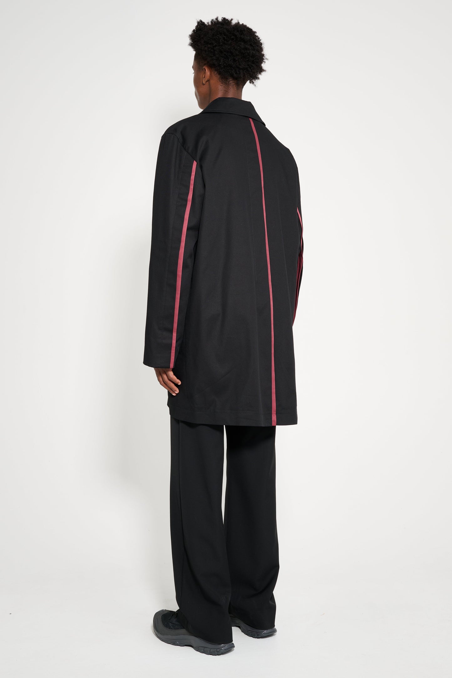 TRES BIEN ATELJÉ Fold Edge Coat Black