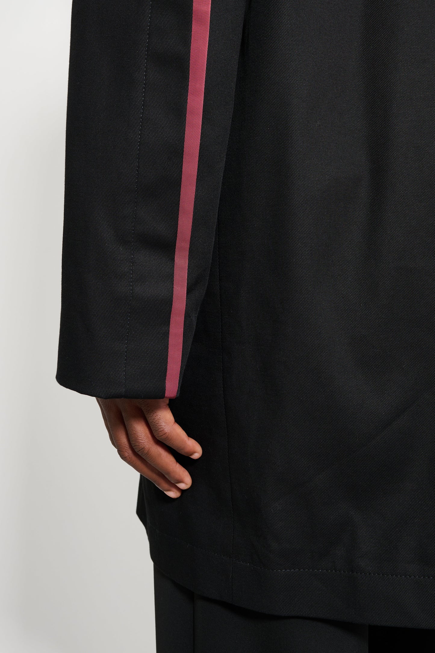 TRES BIEN ATELJÉ Fold Edge Coat Black