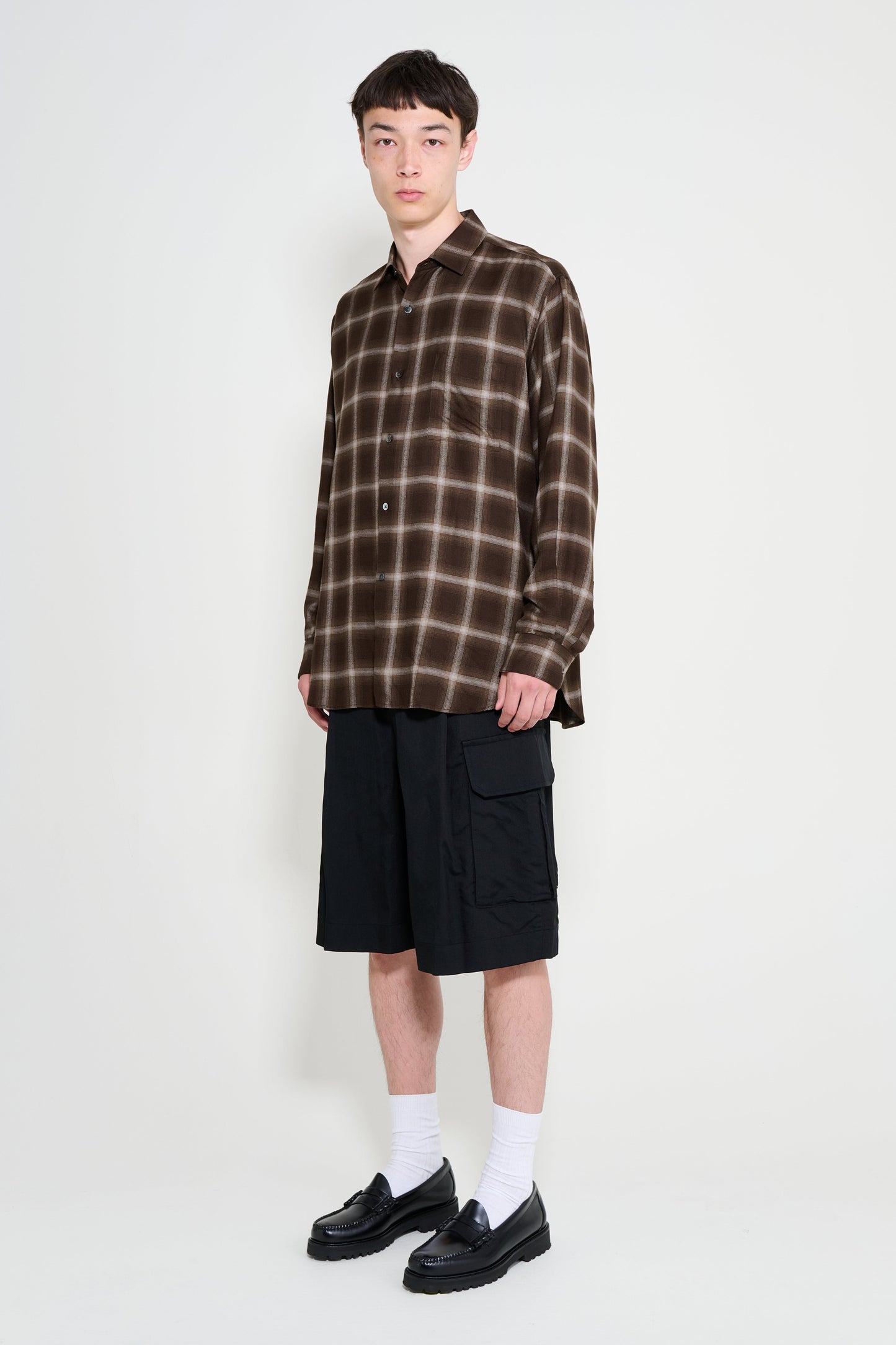 ssstein Silk Cupro Cargo Short Trousers Black