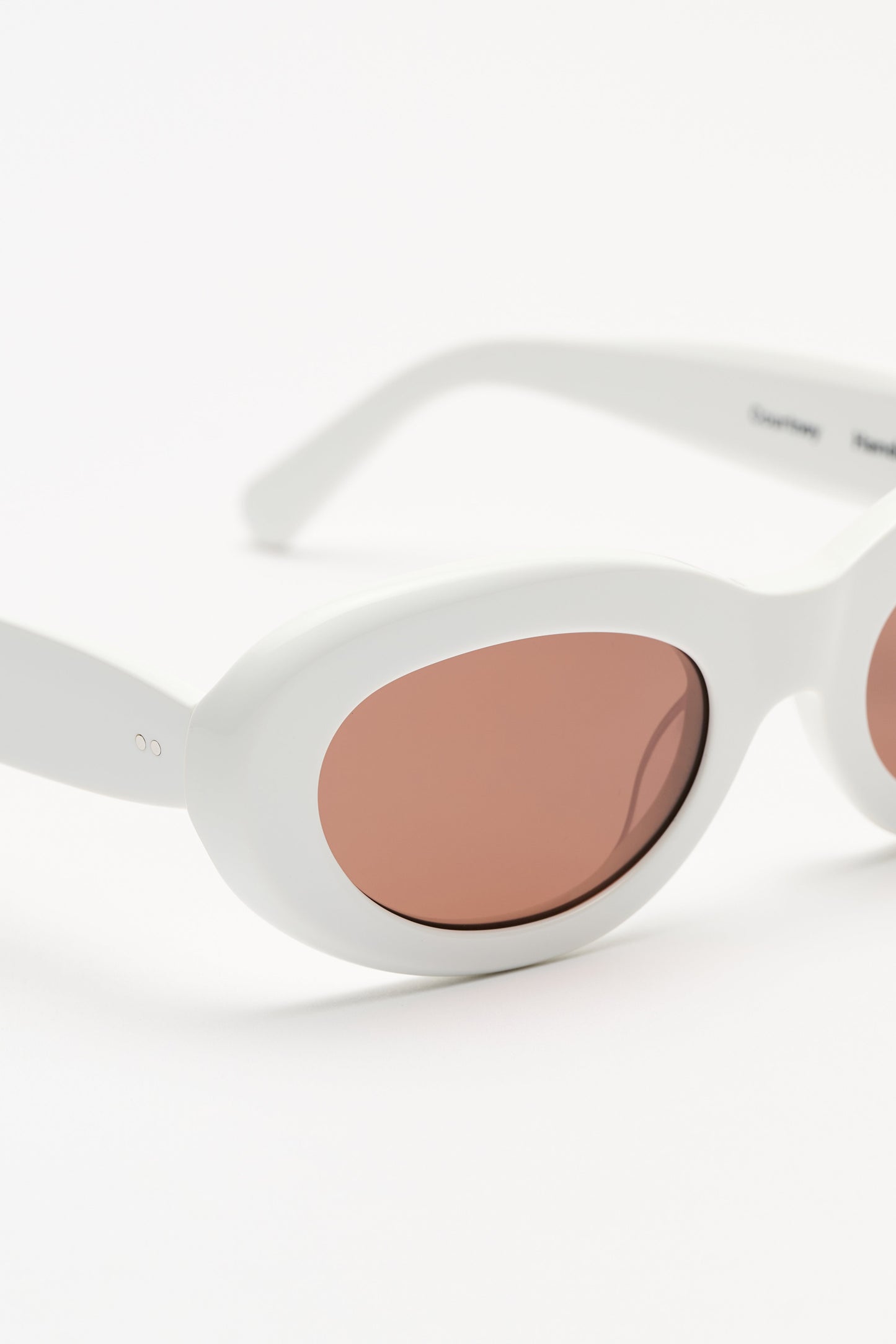 Sun Buddies Courtney Solid White