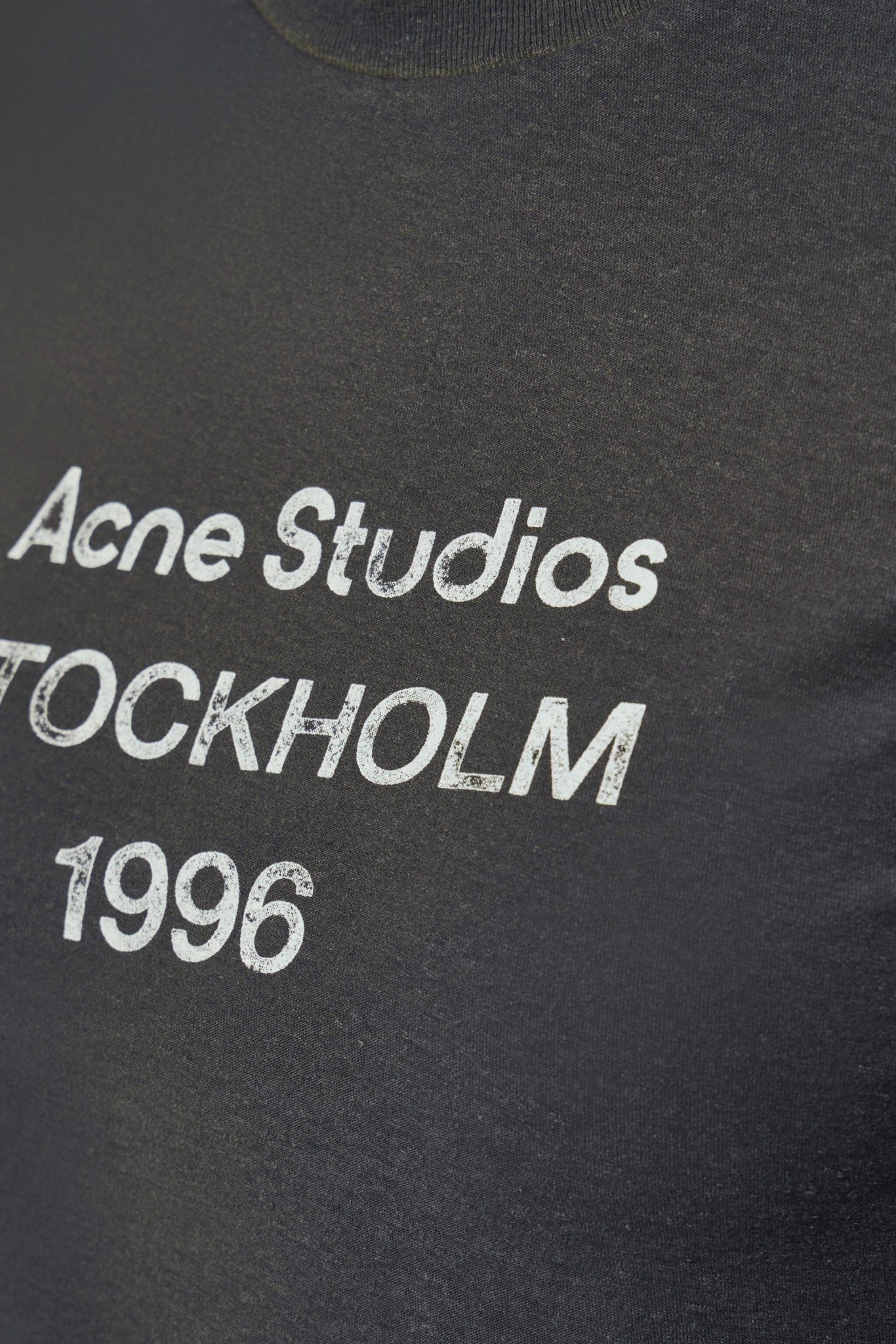 Fitted Logo T-shirt