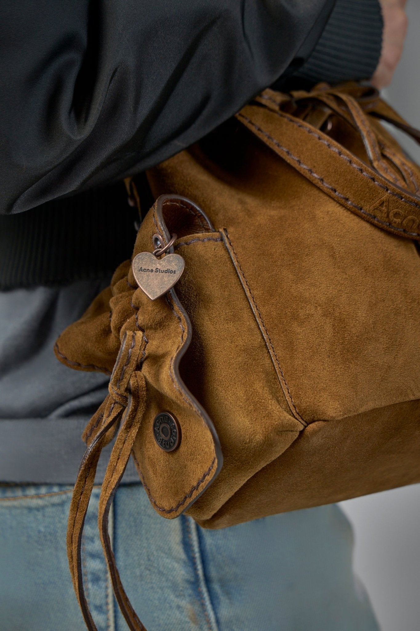 Multipocket Mini Bucket