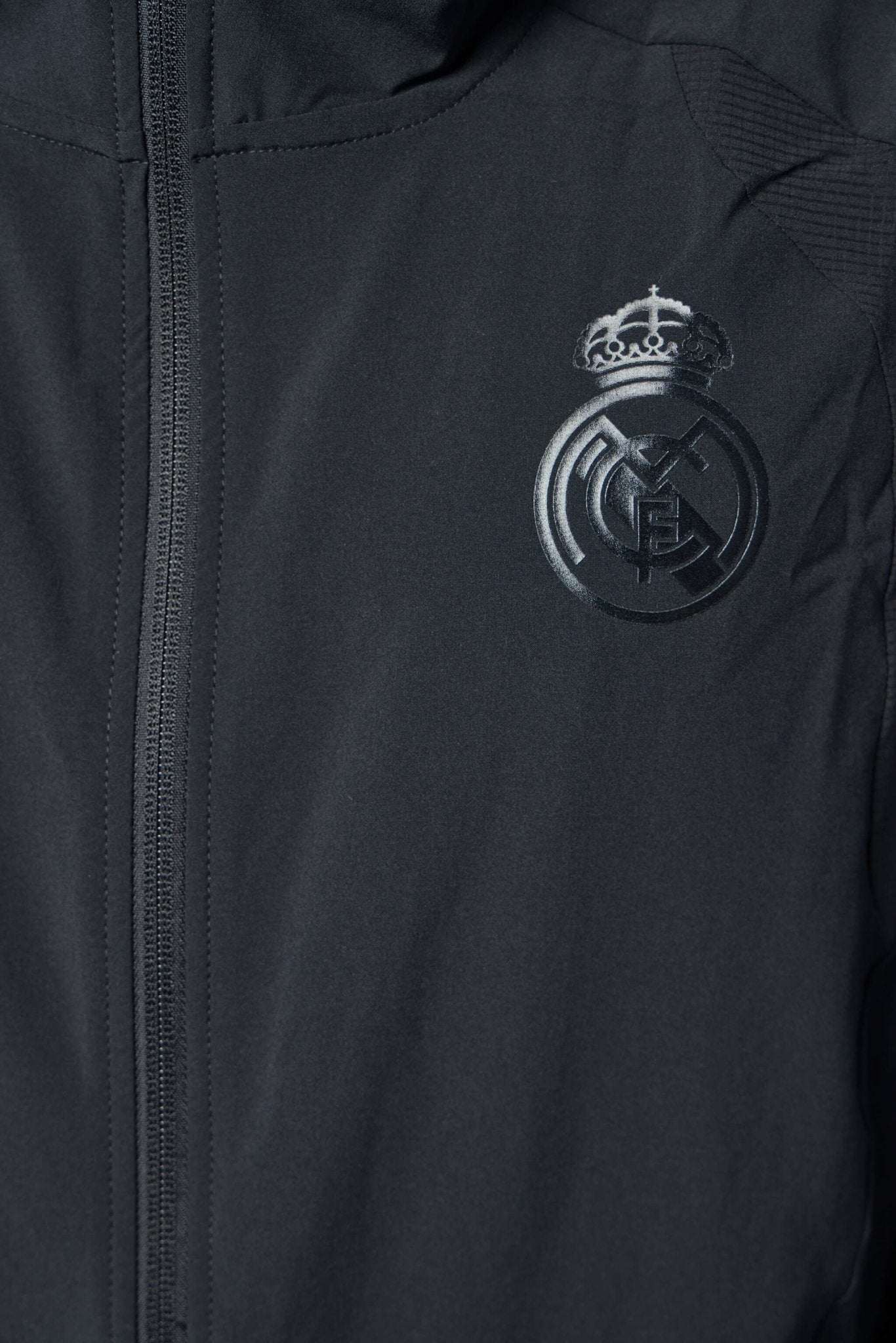 Travel Full Zip Windbreaker