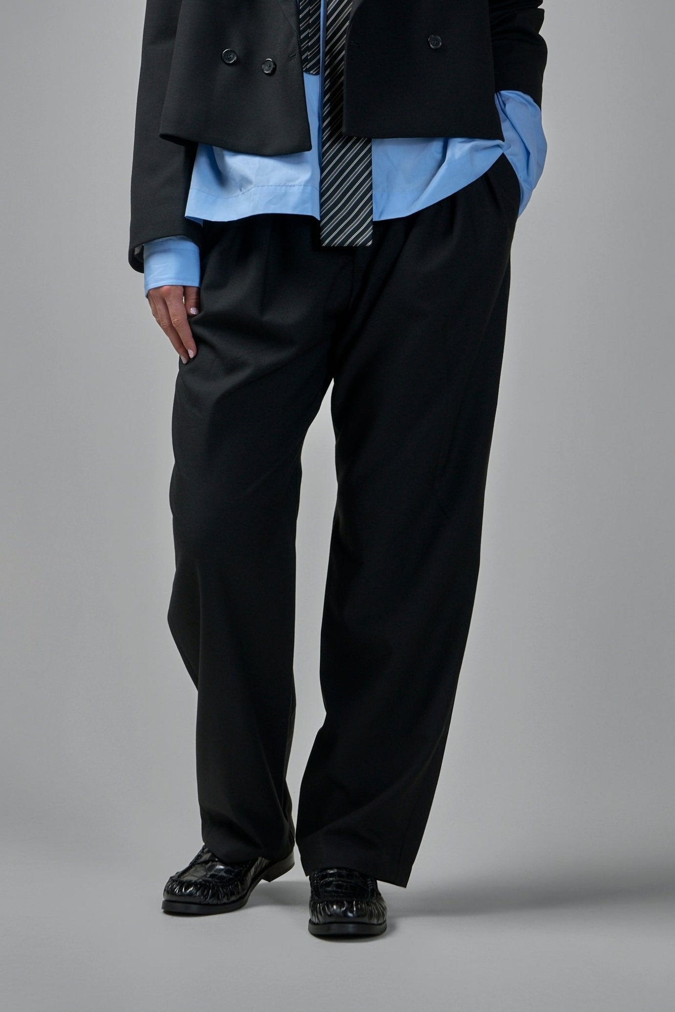 Tuck Trouser