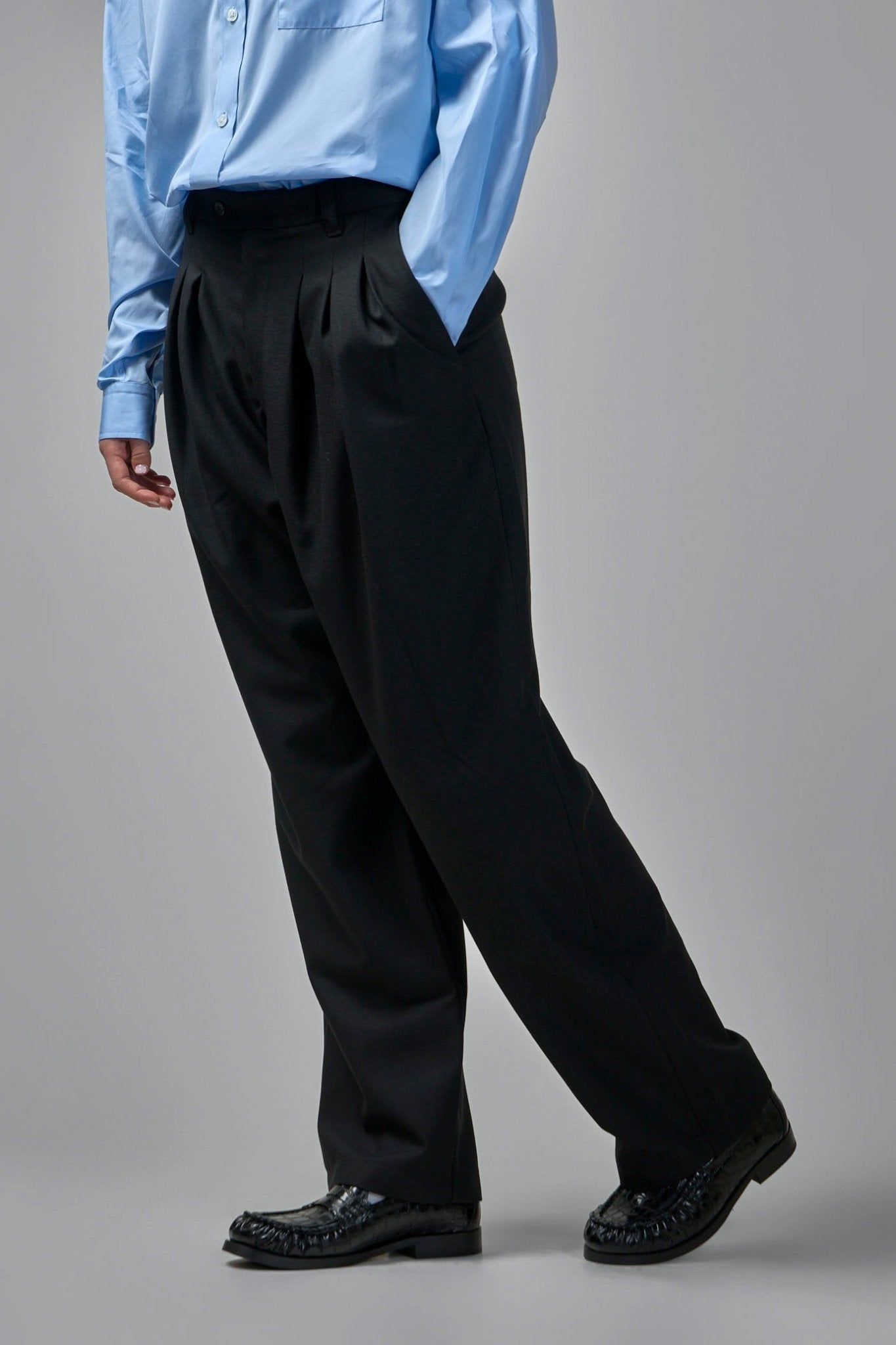Tuck Trouser