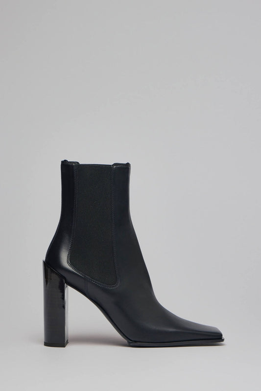 Square Chelsea Boots