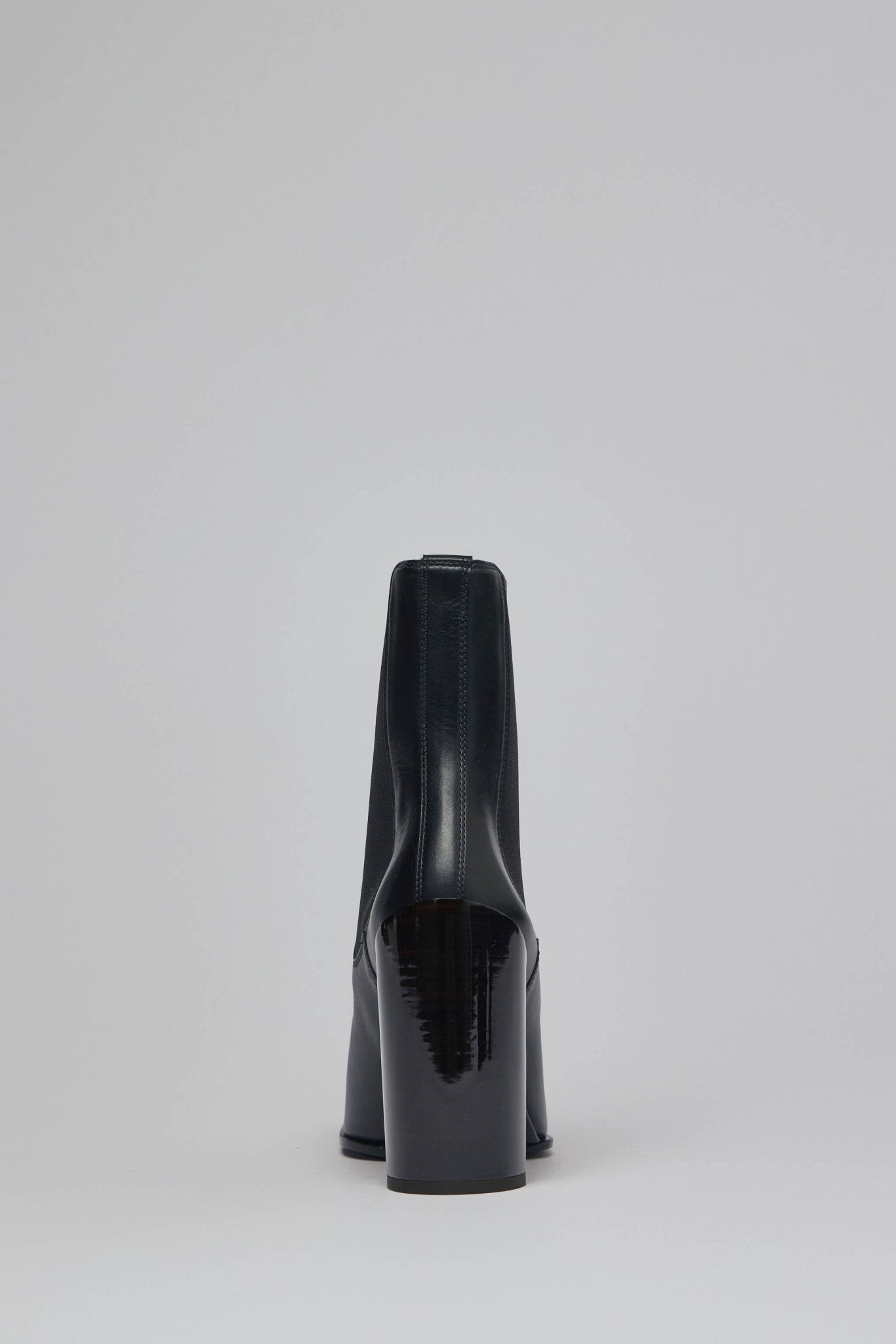 Square Chelsea Boots