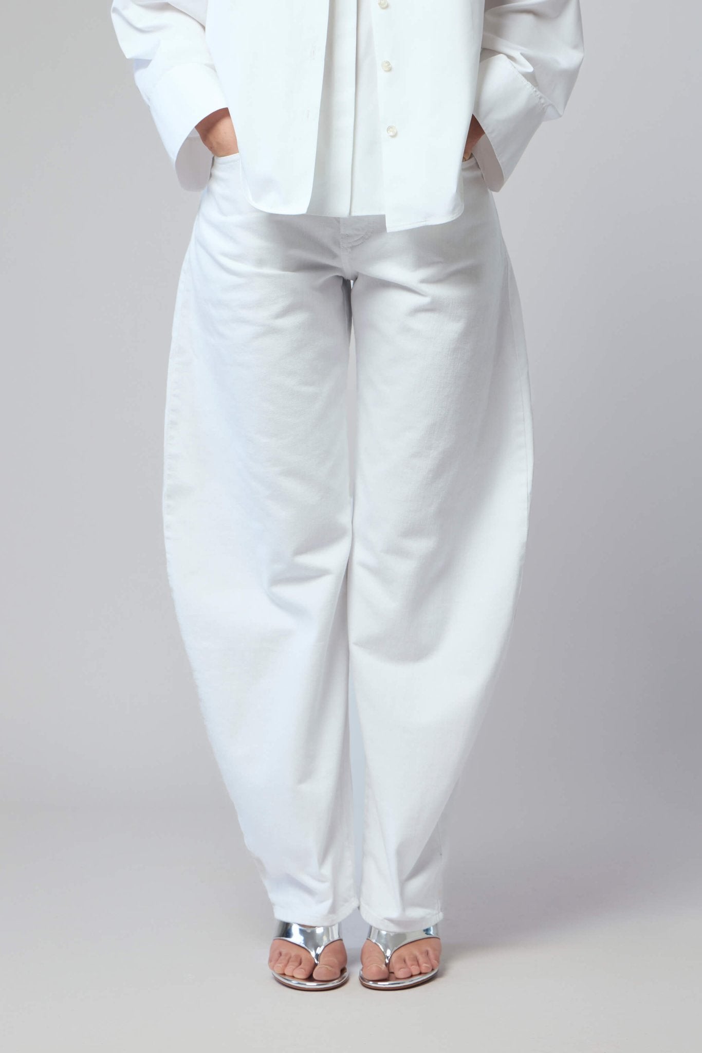 Low Waist Round Jeans