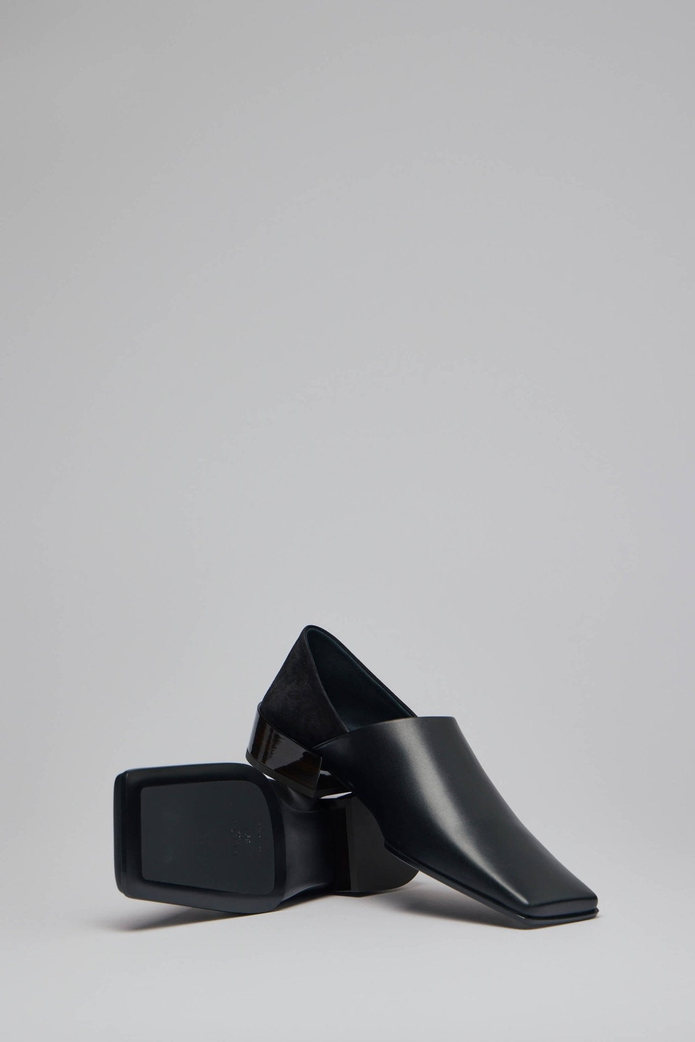 Square Slippers in Leather