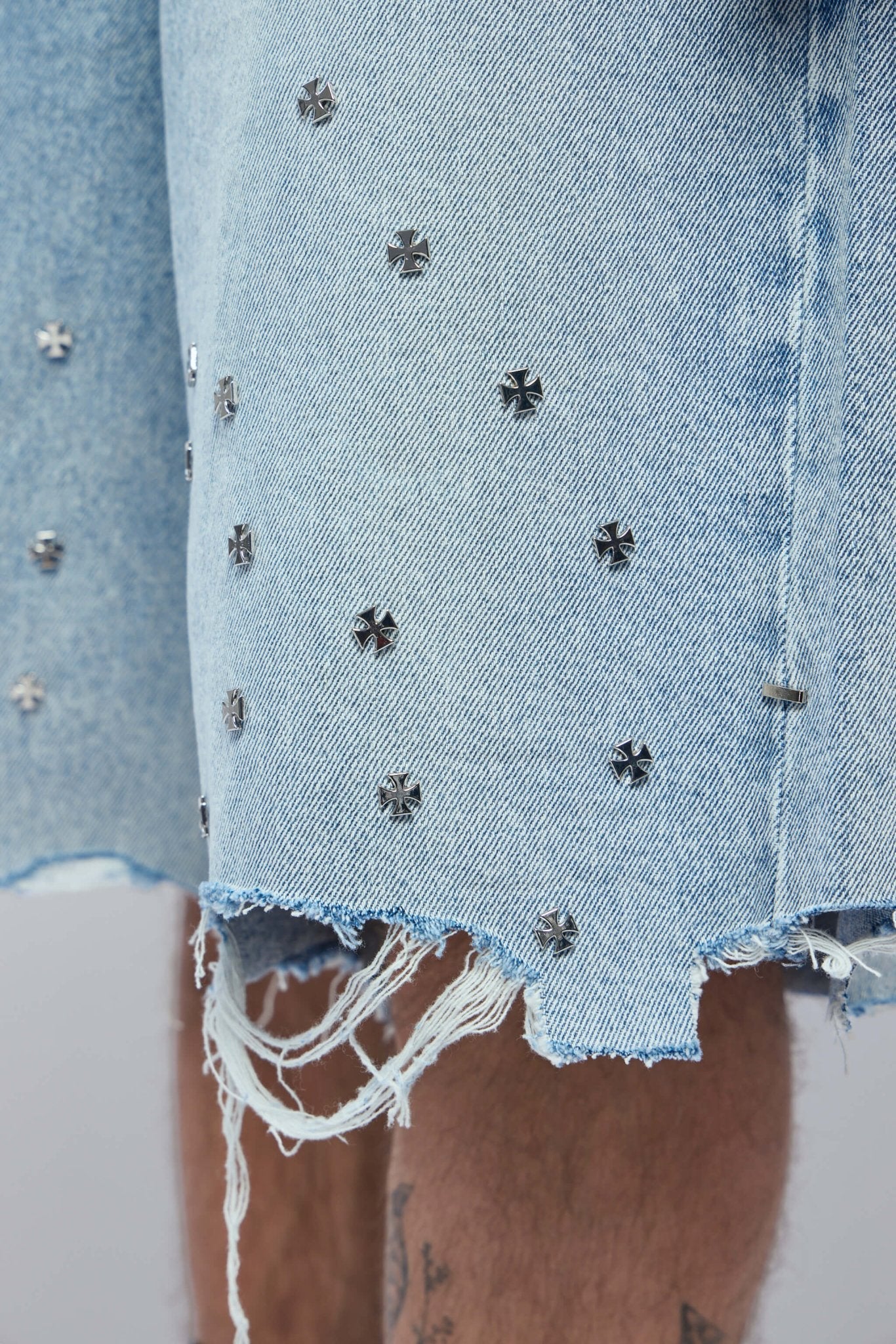 Cross Pin Baggy Jeans Shorts