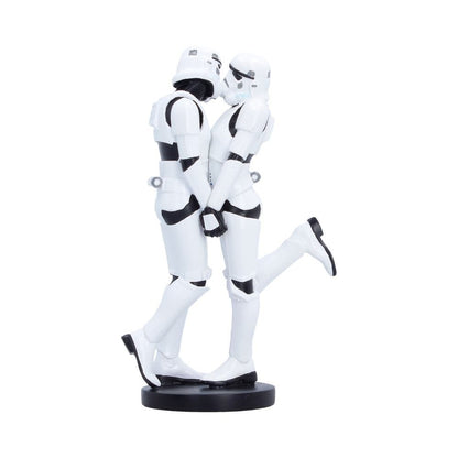 Star Wars – Stormtrooper First Kiss
