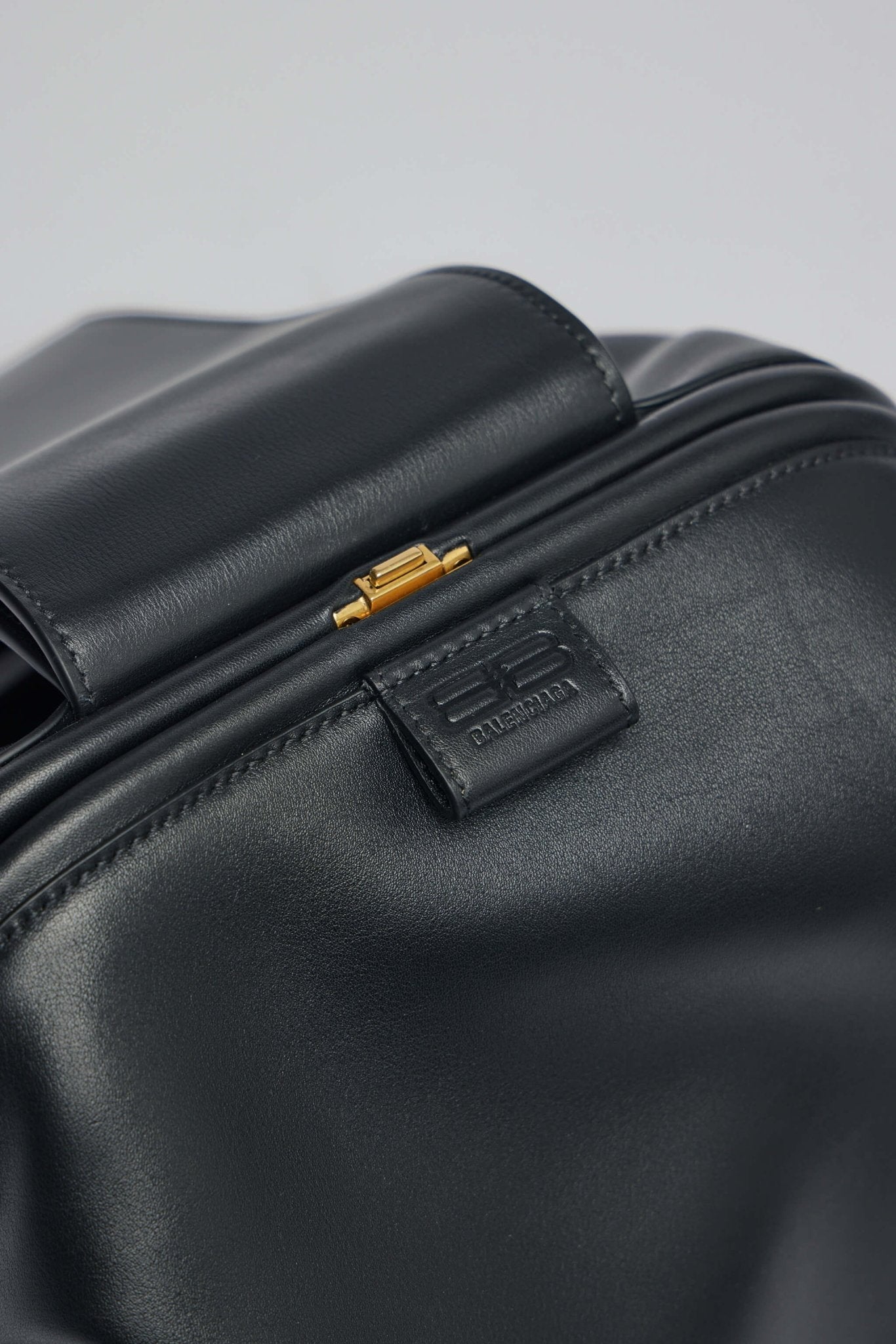 Handsfree Bag Medium with Handle