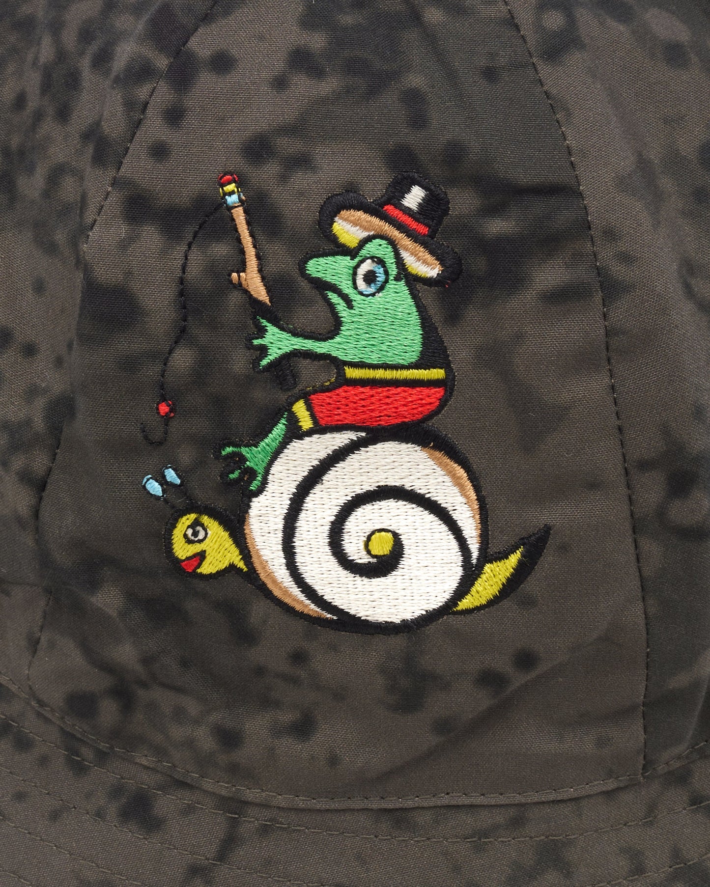 Gorro Brain Dead x South2 West8 Unisex Fishing Bucket Hat Unisex