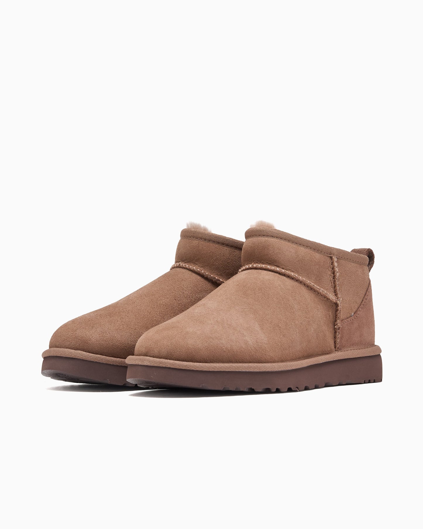 Botas UGG® Classic Ultra Mini para mujer