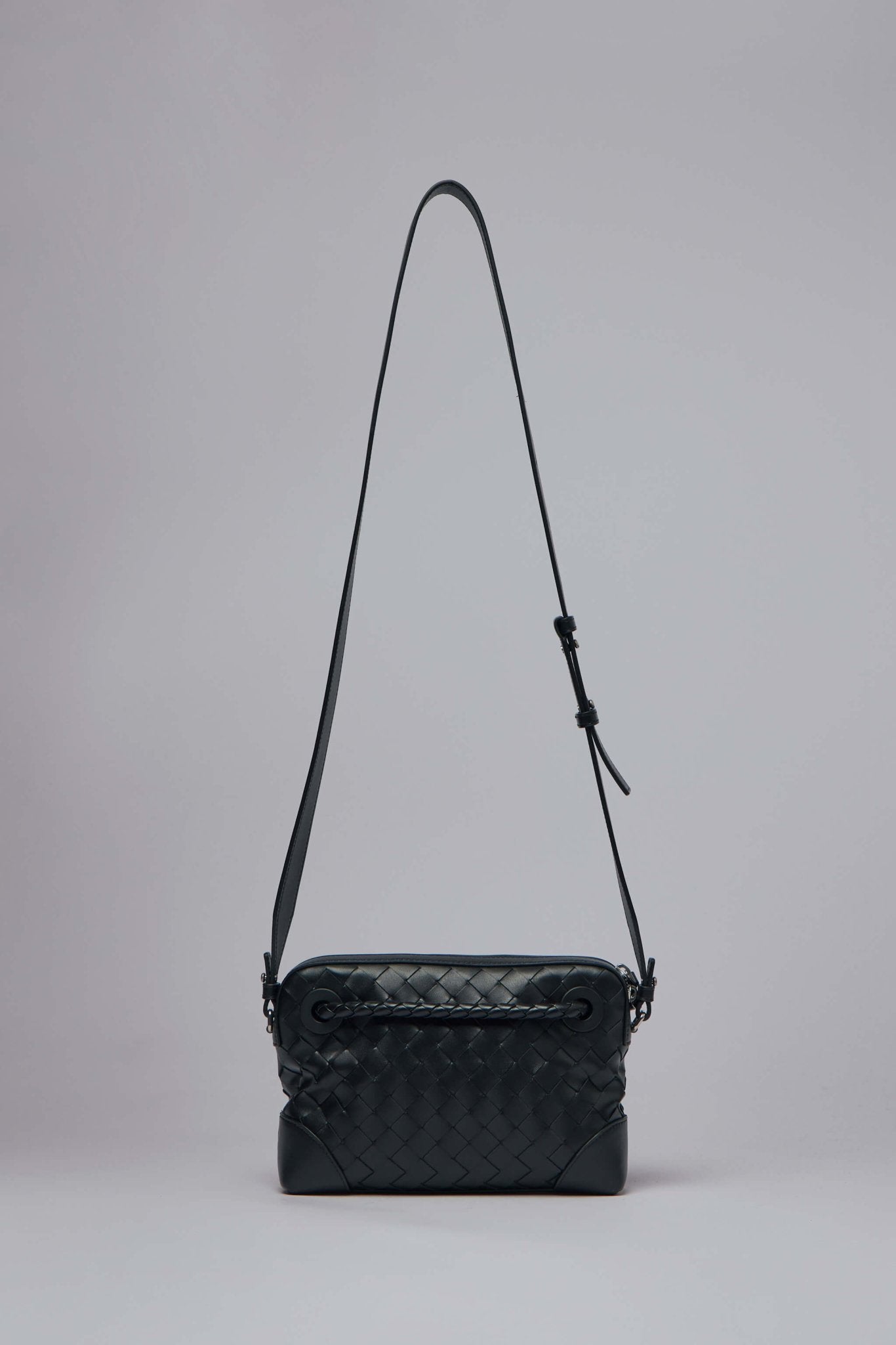Knot Detail Intrecciato Messenger Bag