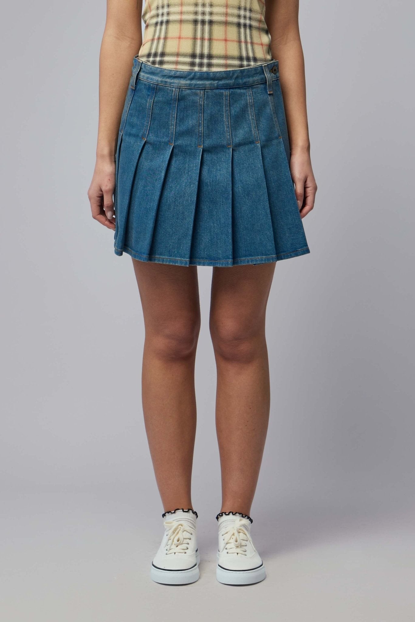 Mid-rise Straight Jeans