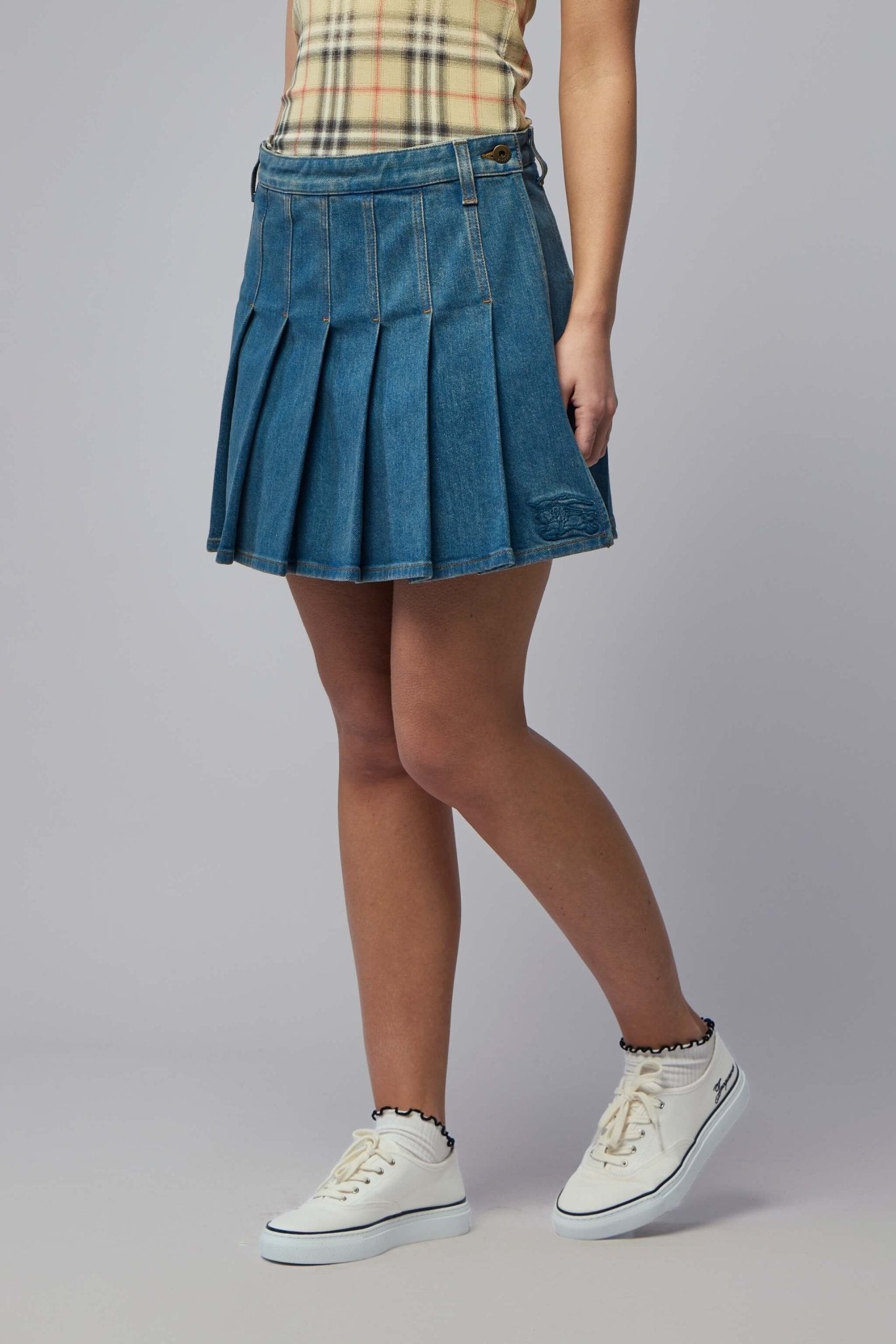 Mid-rise Straight Jeans