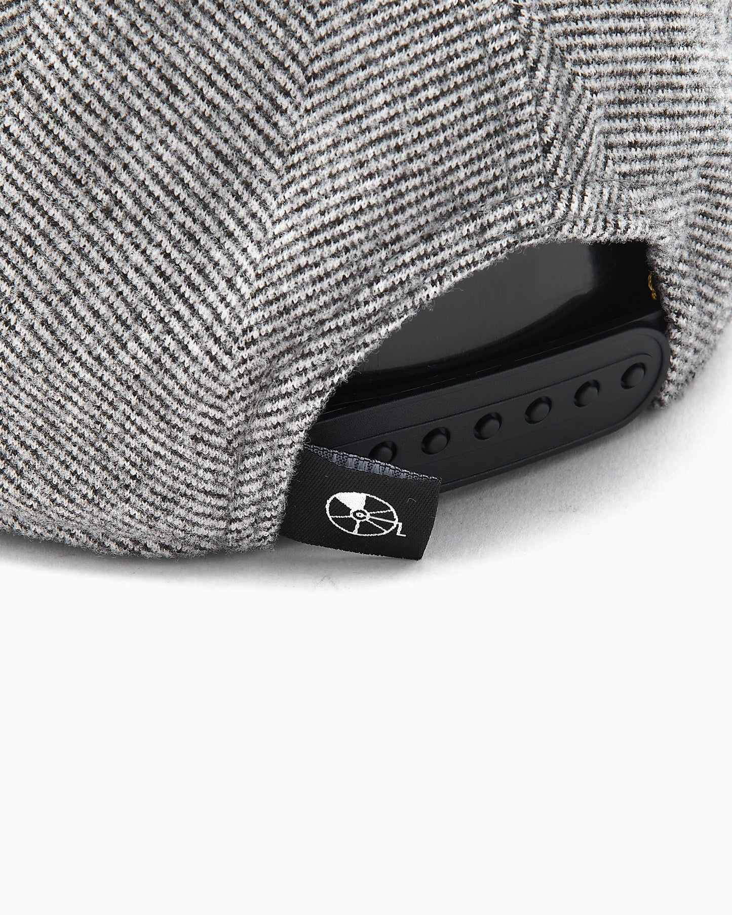 Gorra New Era x FOOTDISTRICT 10th Anniversary 9FIFTY Retro Crown Unisex Cap Unisex