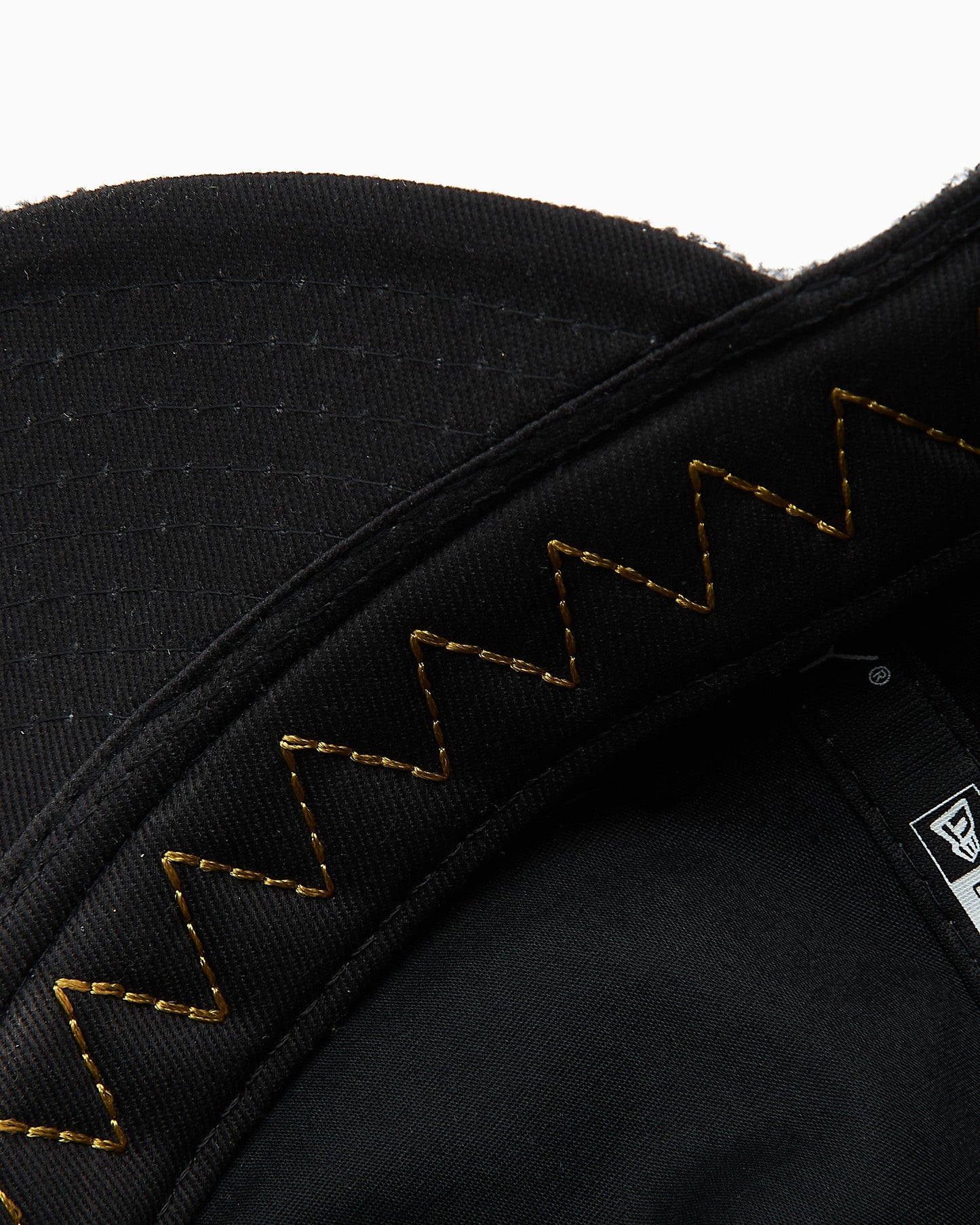 Gorra New Era x FOOTDISTRICT 10th Anniversary 9FIFTY Retro Crown Unisex Cap Unisex