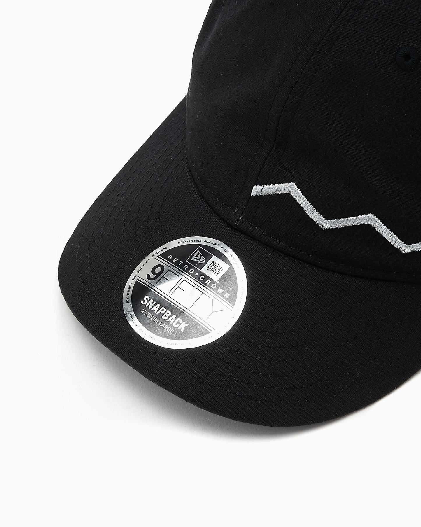 Gorra New Era x FOOTDISTRICT 10th Anniversary 9FIFTY Retro Crown Unisex Cap Unisex