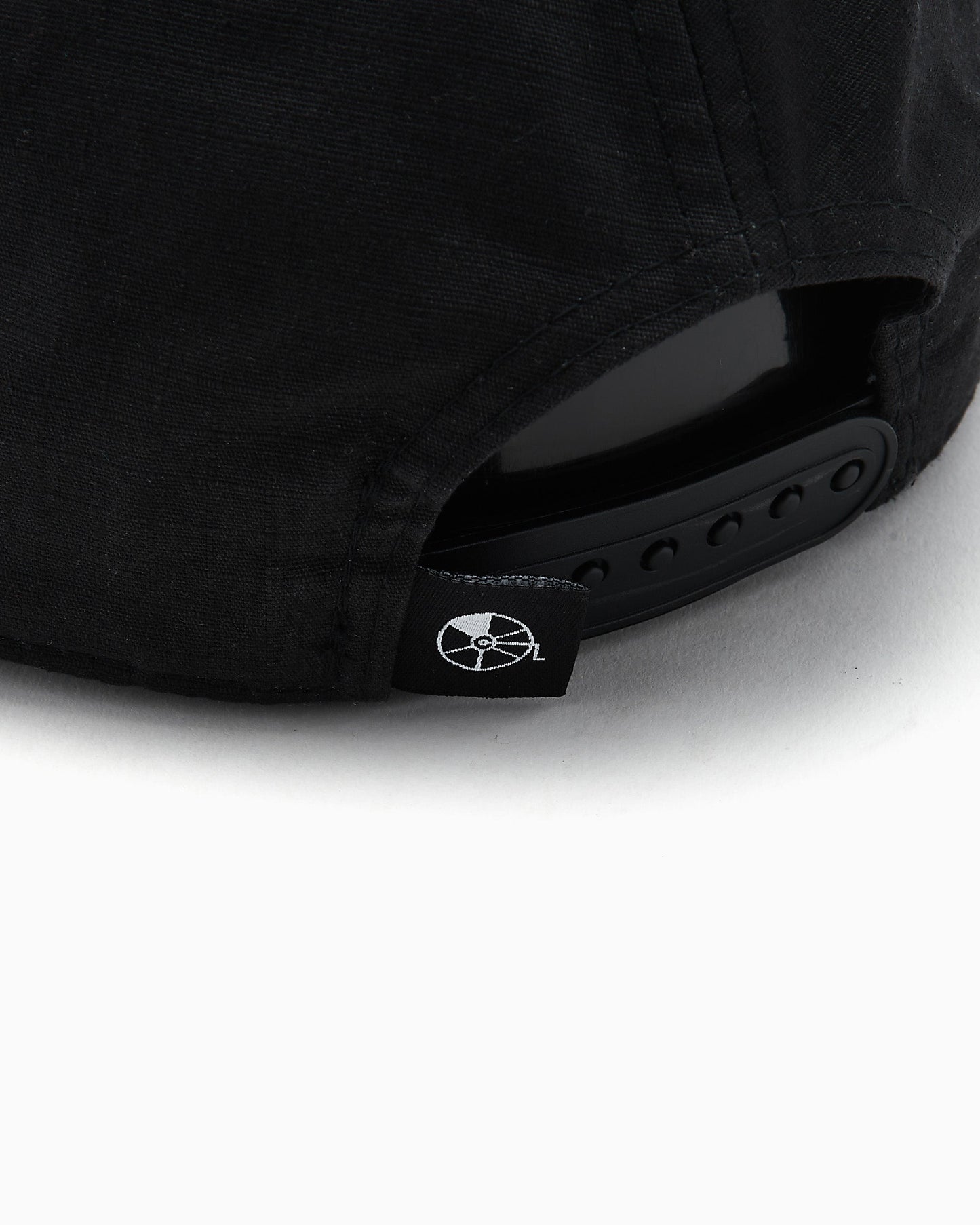 Gorra New Era x FOOTDISTRICT 10th Anniversary 9FIFTY Retro Crown Unisex Cap Unisex