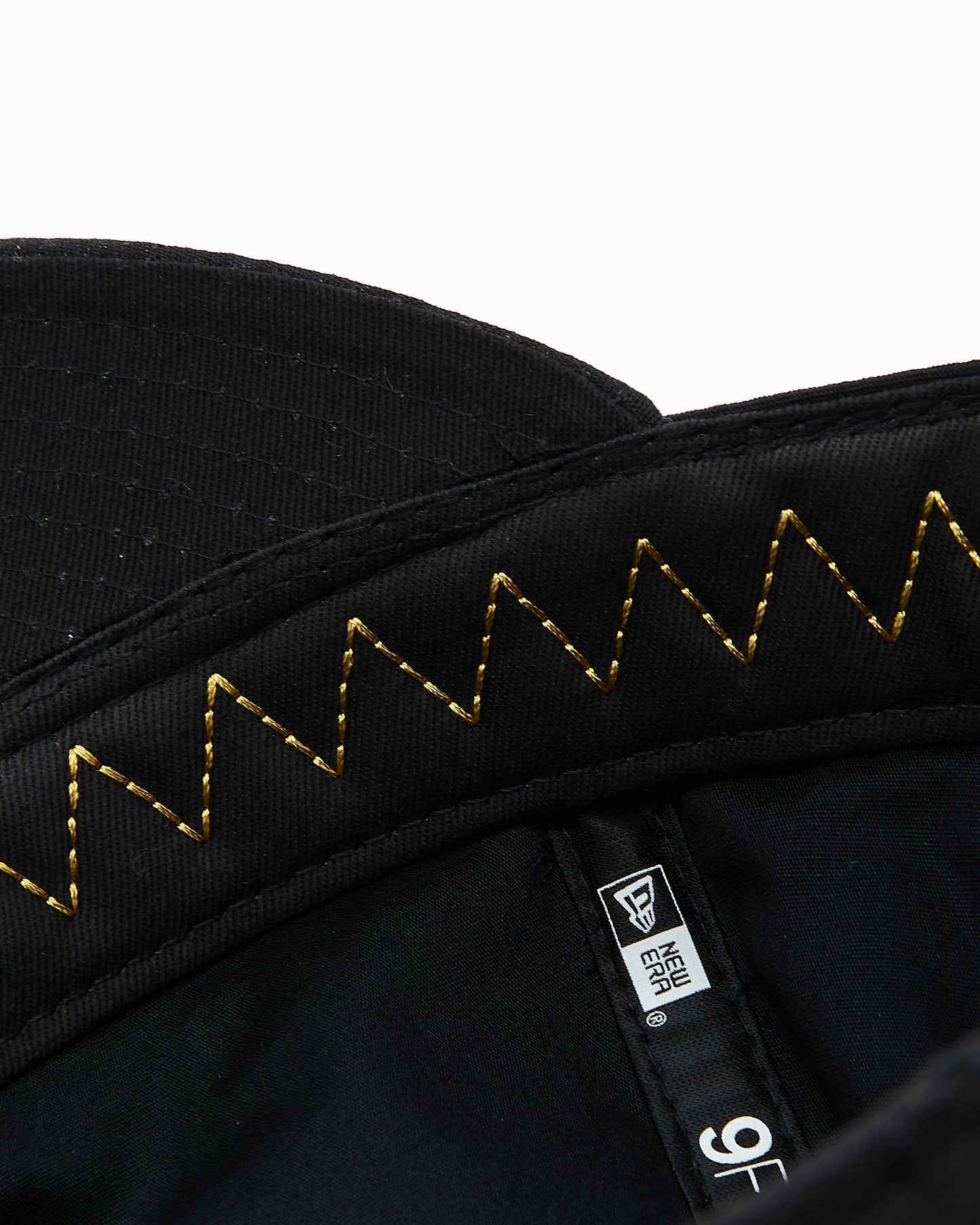 Gorra New Era x FOOTDISTRICT 10th Anniversary 9FIFTY Retro Crown Unisex Cap Unisex