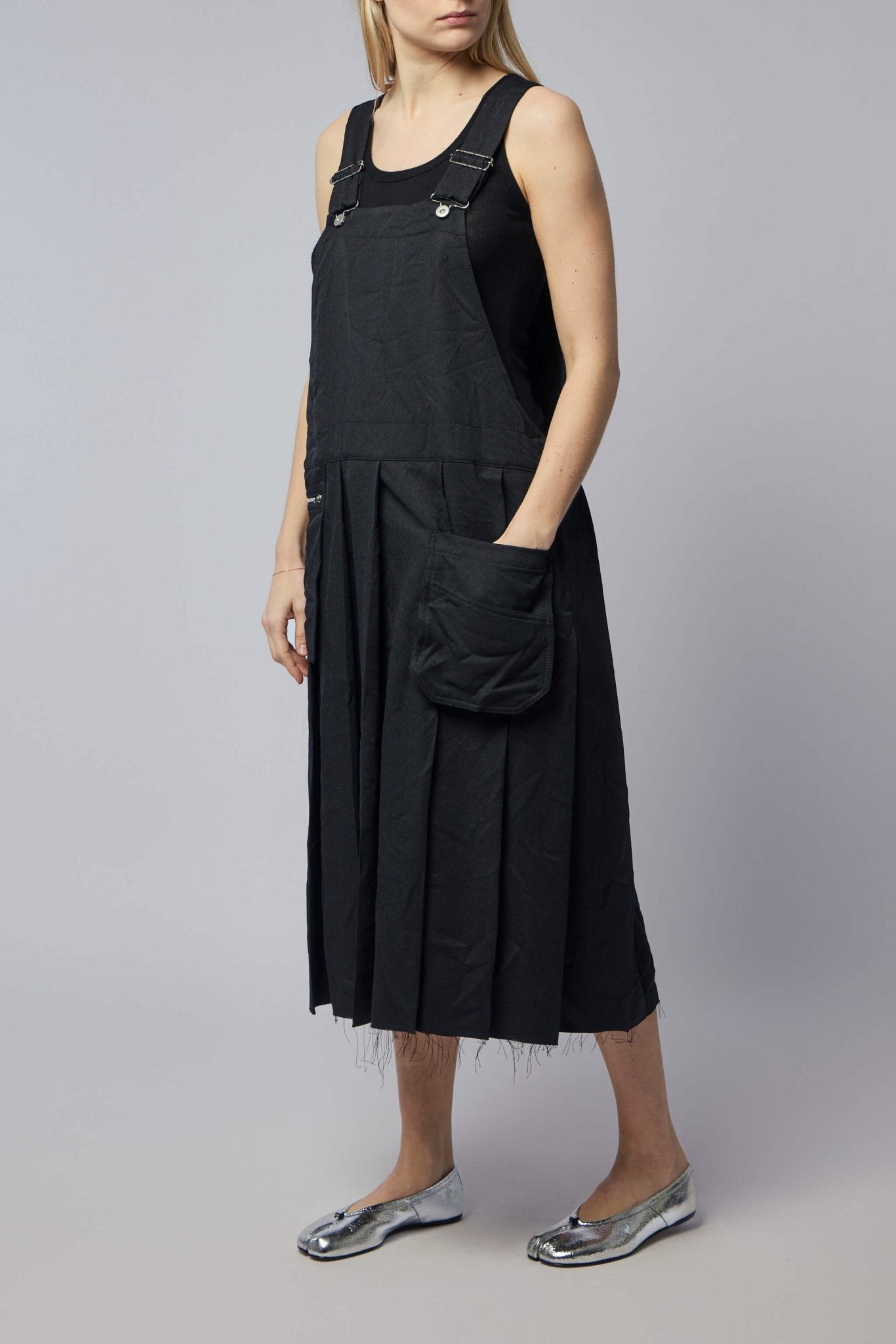 Asymmetric Pocket Skirt