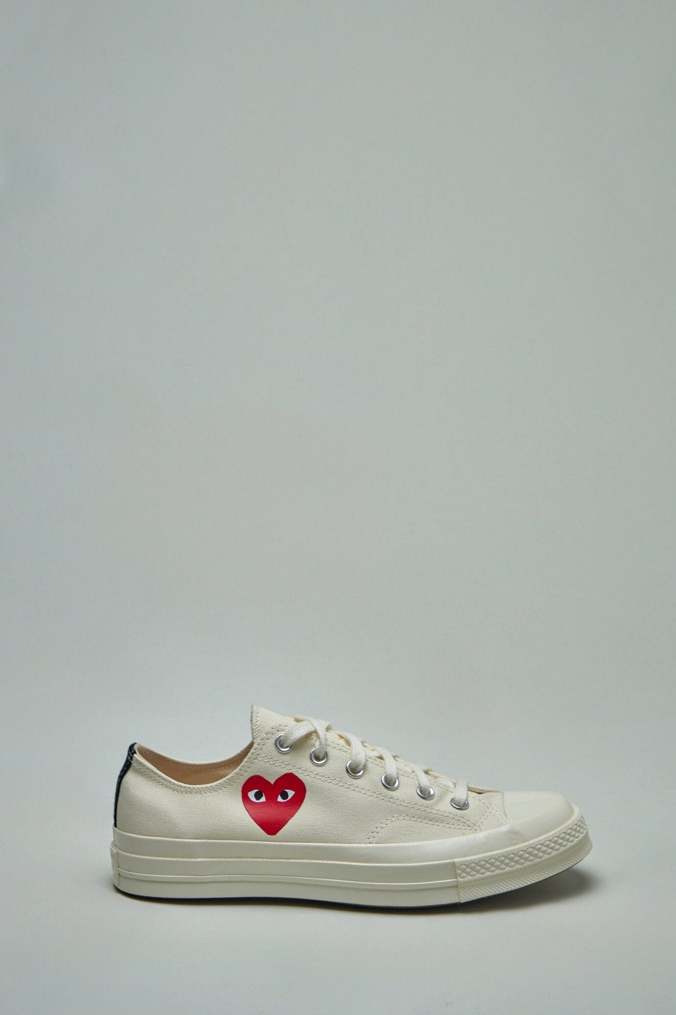 Chuck 70 Low Small Red Heart
