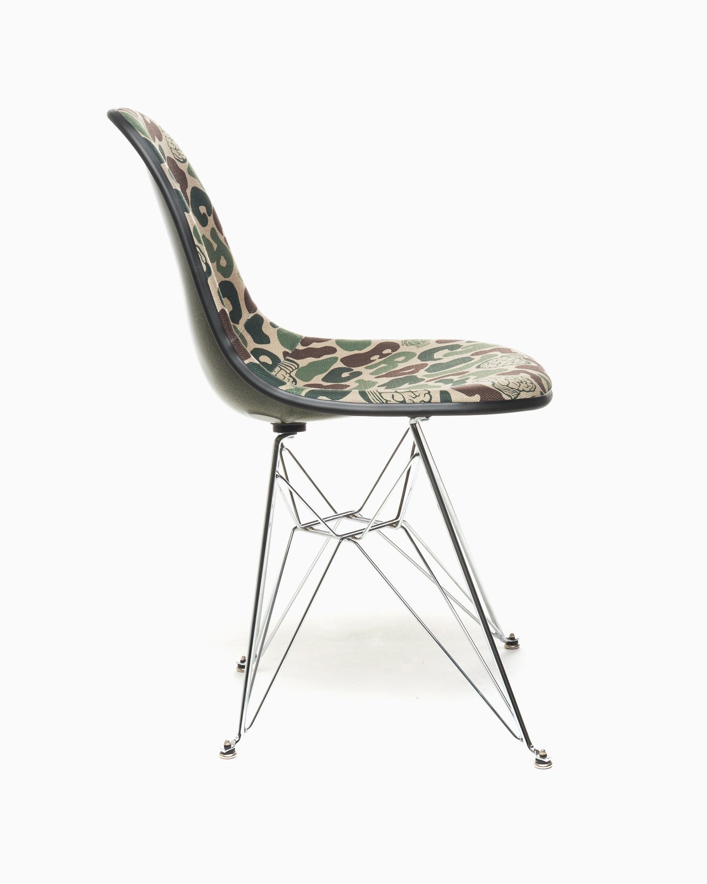 Pleasures x Nerd Modernica Shell Chair