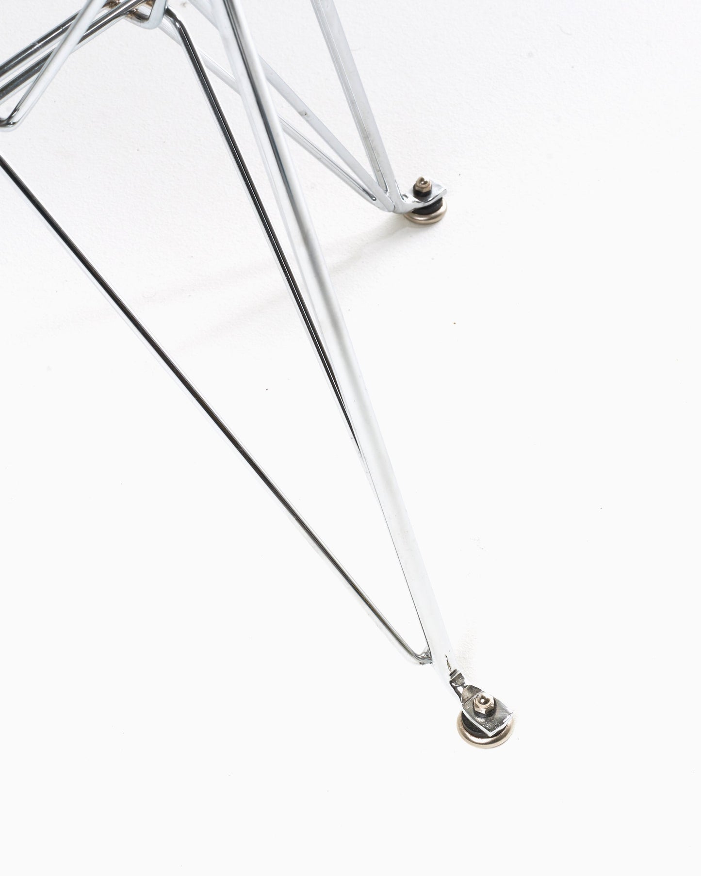 Pleasures x Nerd Modernica Shell Chair