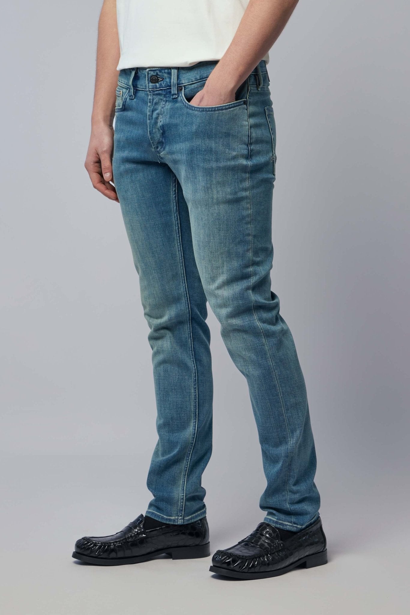 Razor Slim Fit Jeans