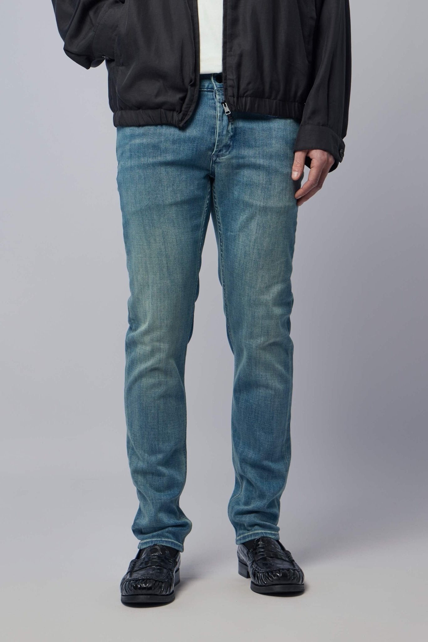 Razor Slim Fit Jeans