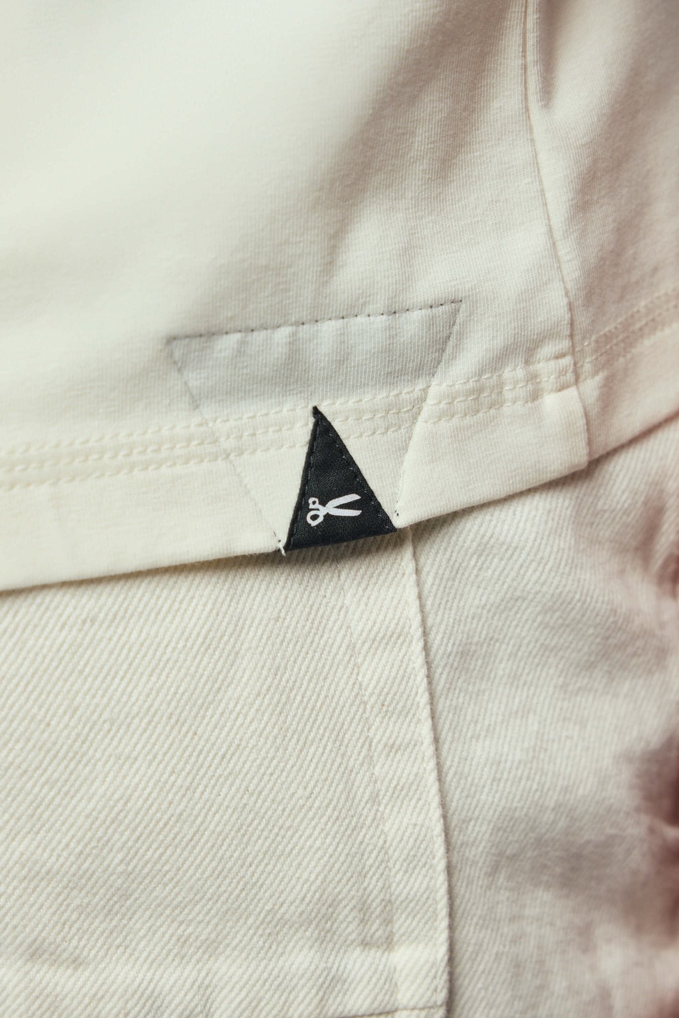 Scissor Open Collar Polo