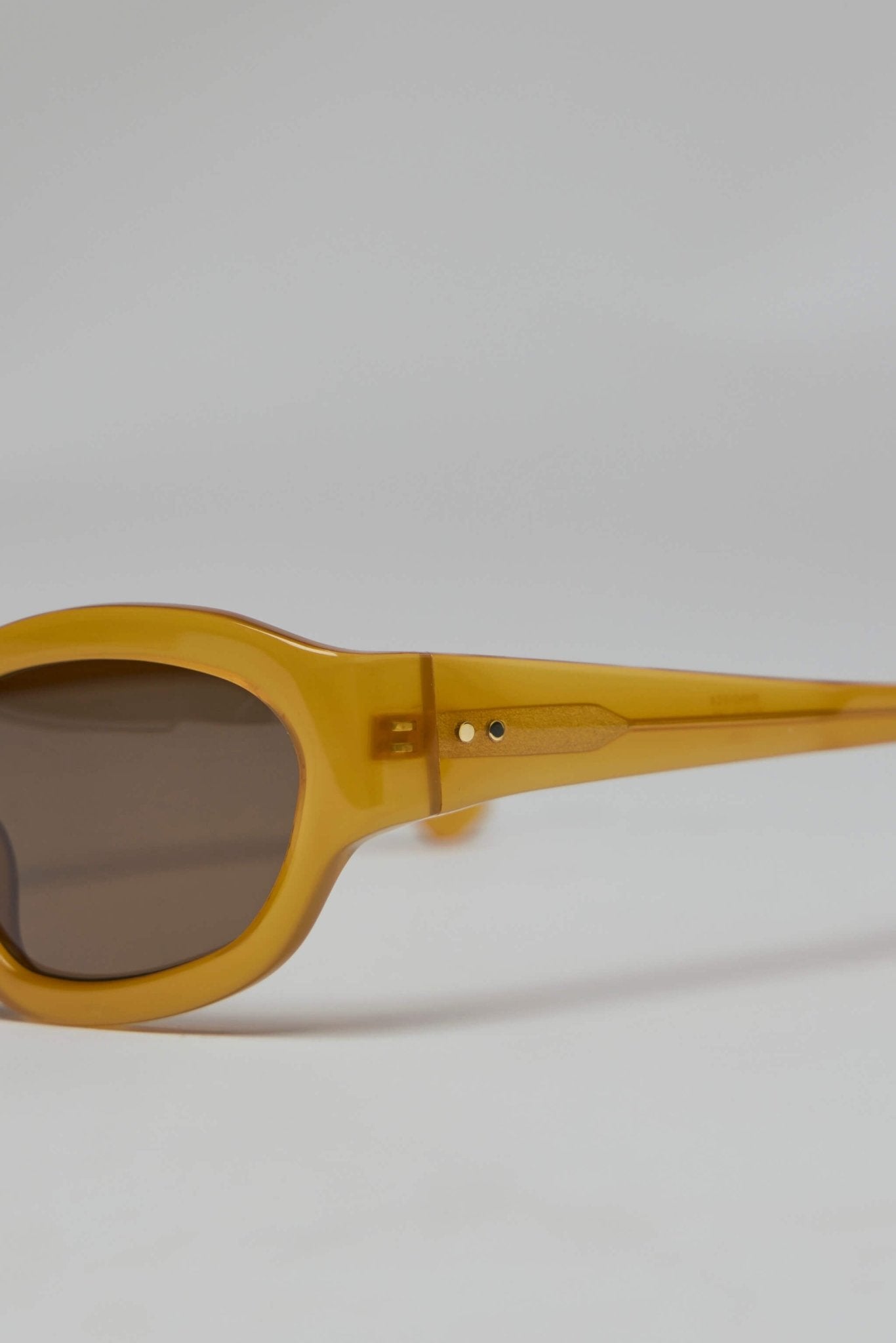 Dvn 215 Sunglasses