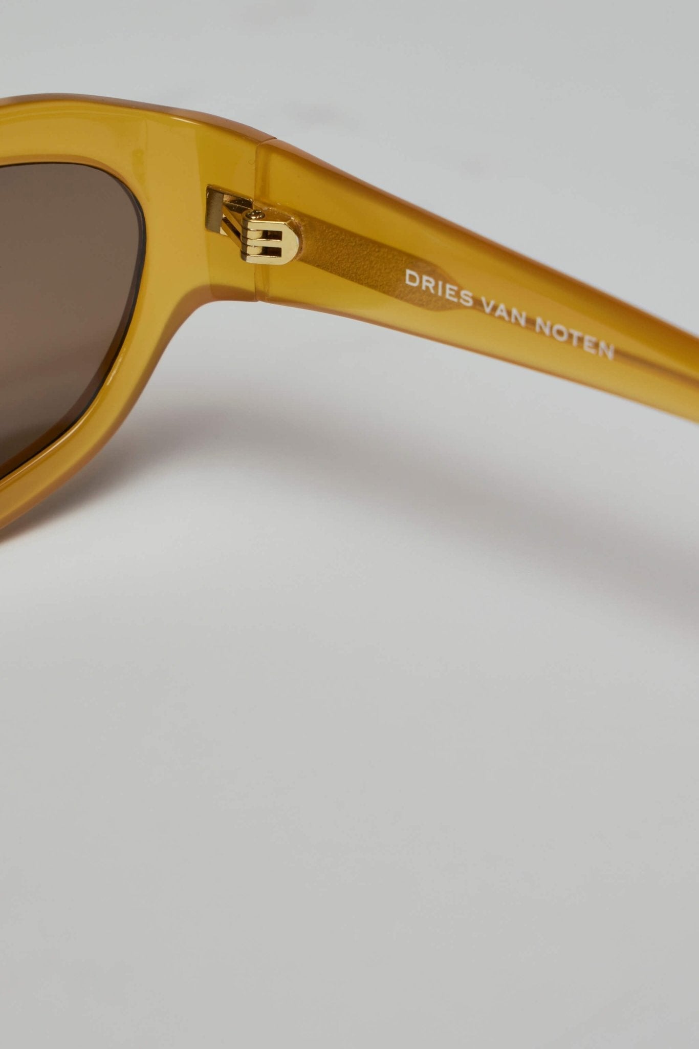 Dvn 215 Sunglasses