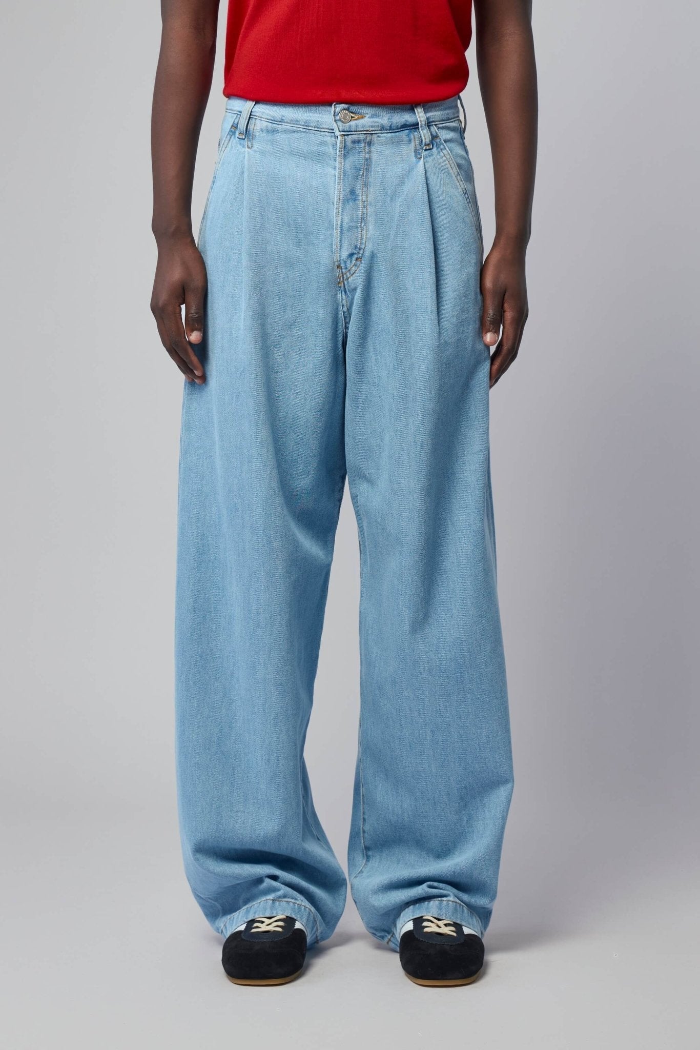 Pleated Jeans