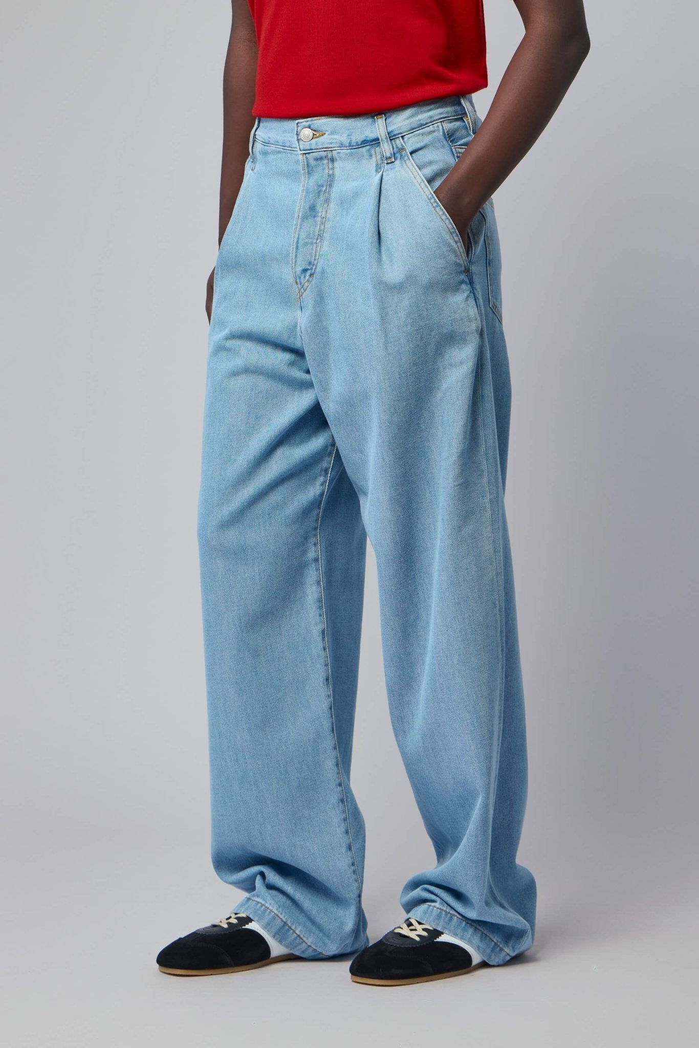 Pleated Jeans