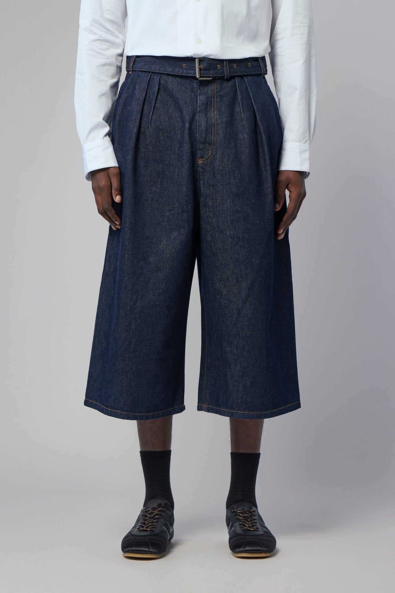 Wide Pleated Jeans