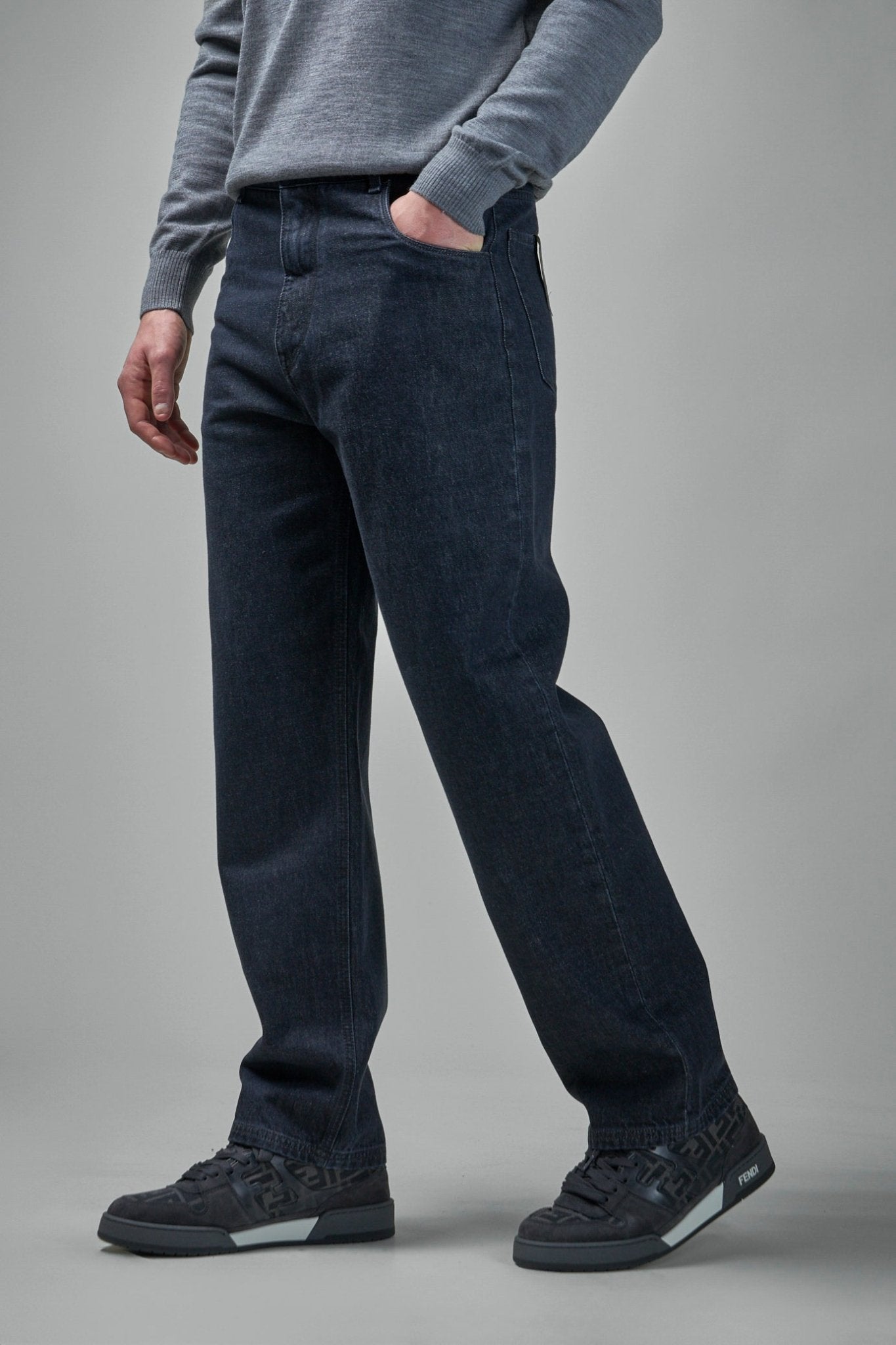 Straight Jeans