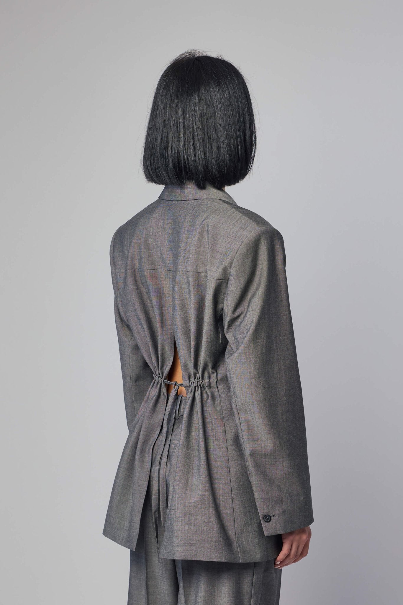 Case Waisted with Slit Jacket